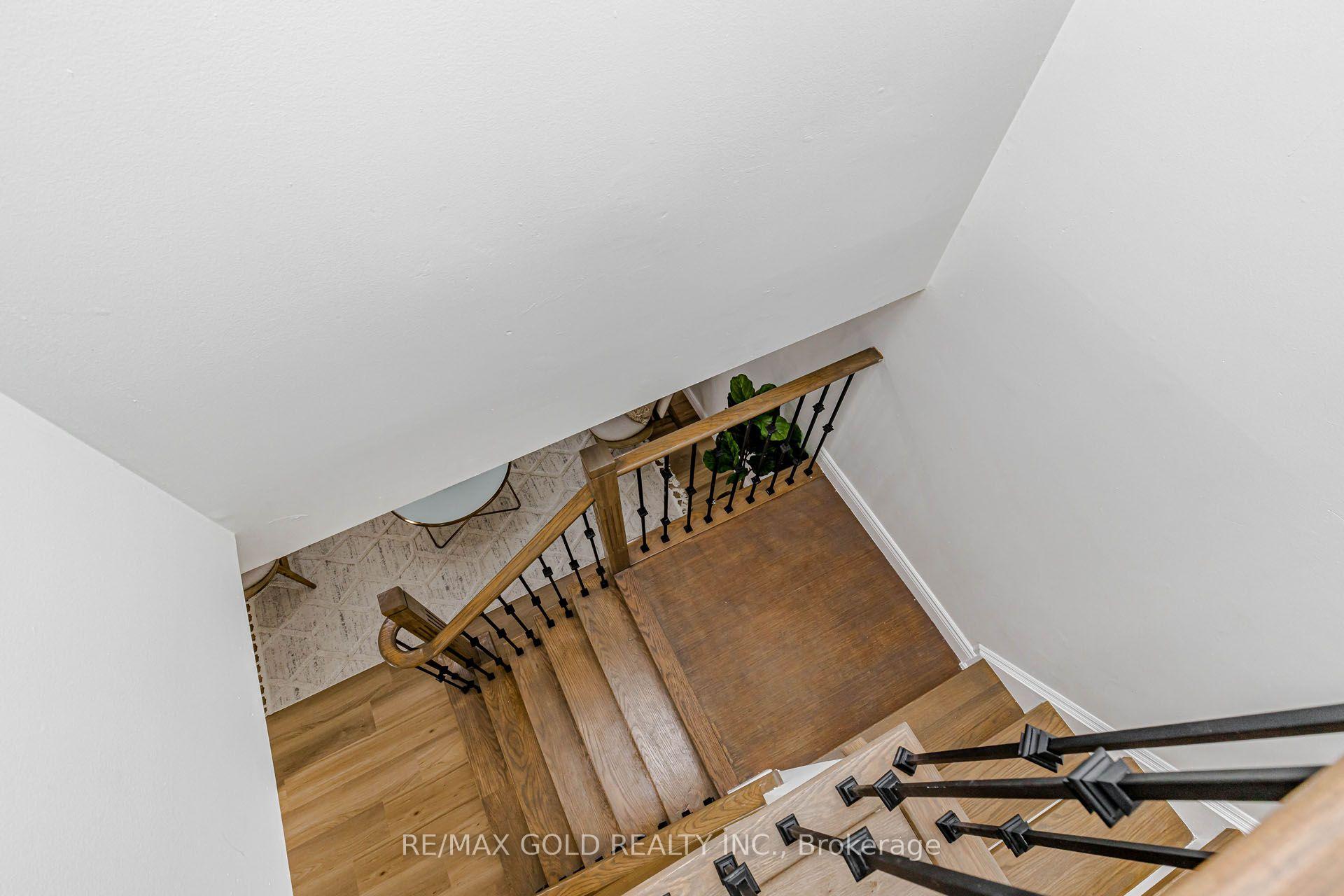 Photo 23 of 1 Orangegrove Drive, Brampton, Fletcher's Meadow — HOMEH