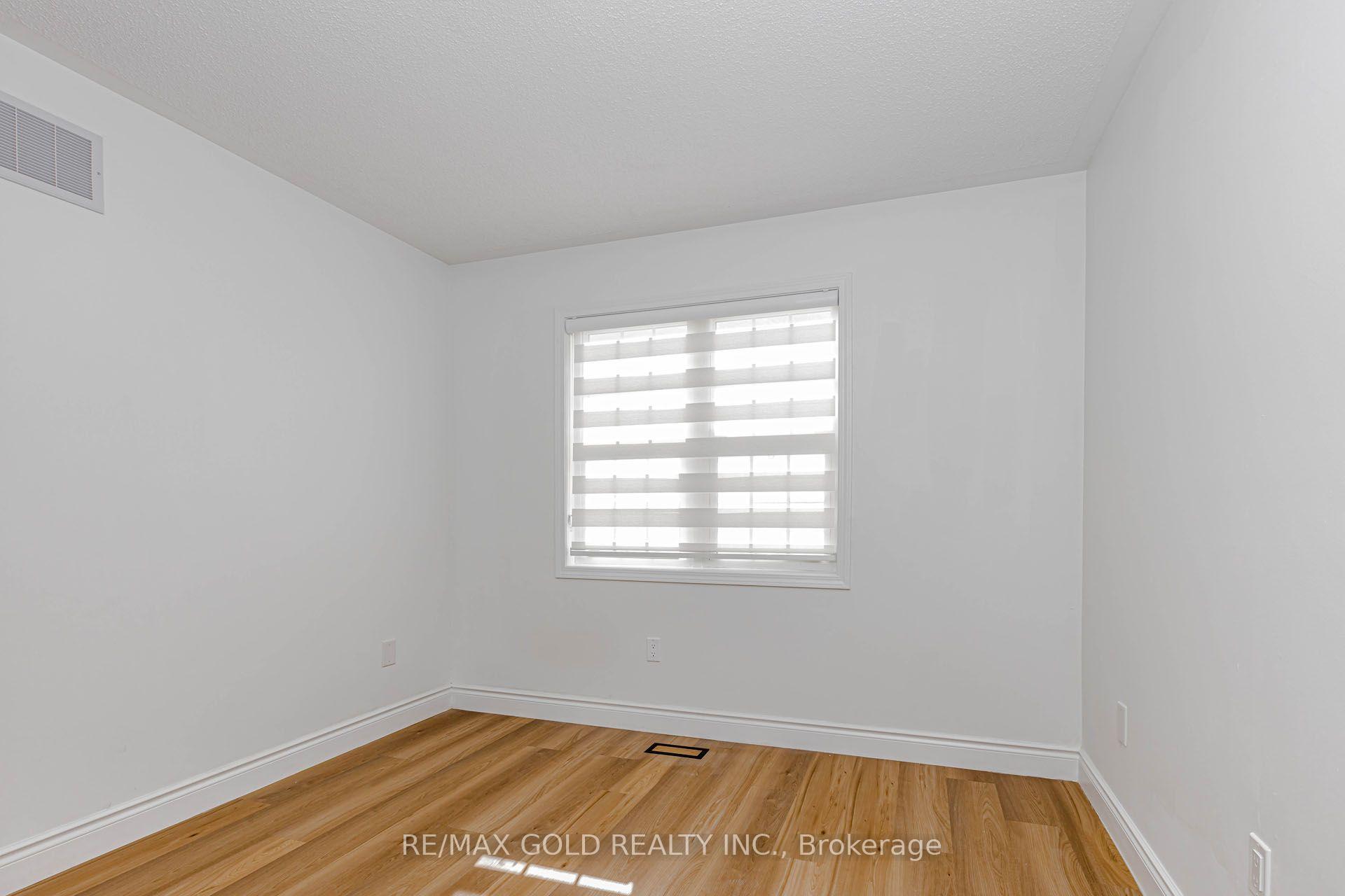 Photo 31 of 1 Orangegrove Drive, Brampton, Fletcher's Meadow — HOMEH
