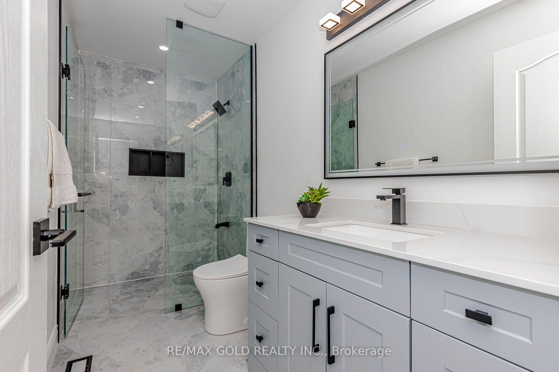 Photo 34 of 1 Orangegrove Drive, Brampton, Fletcher's Meadow — HOMEH