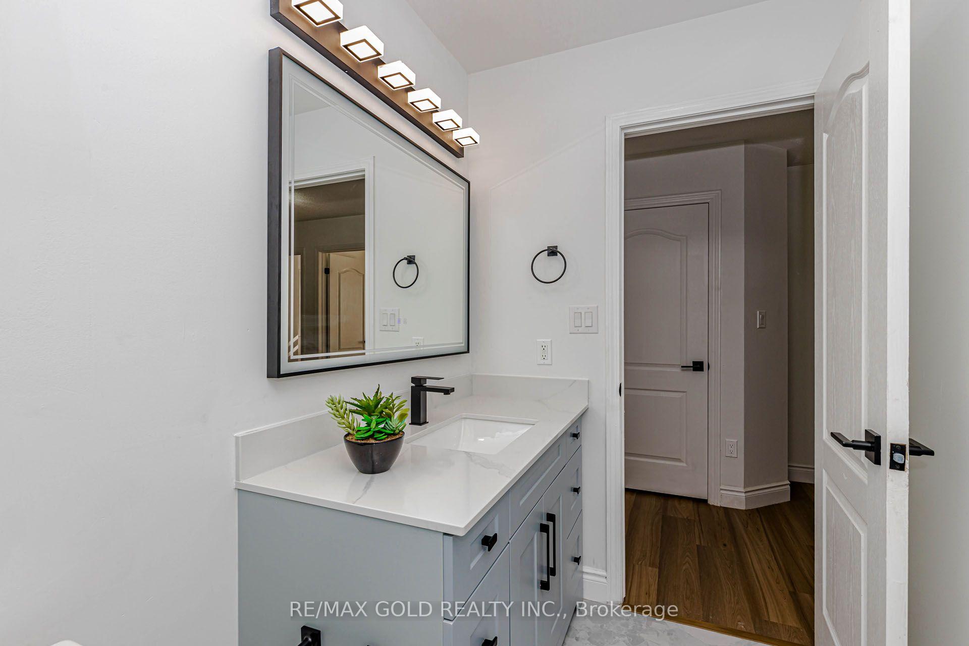 Photo 35 of 1 Orangegrove Drive, Brampton, Fletcher's Meadow — HOMEH