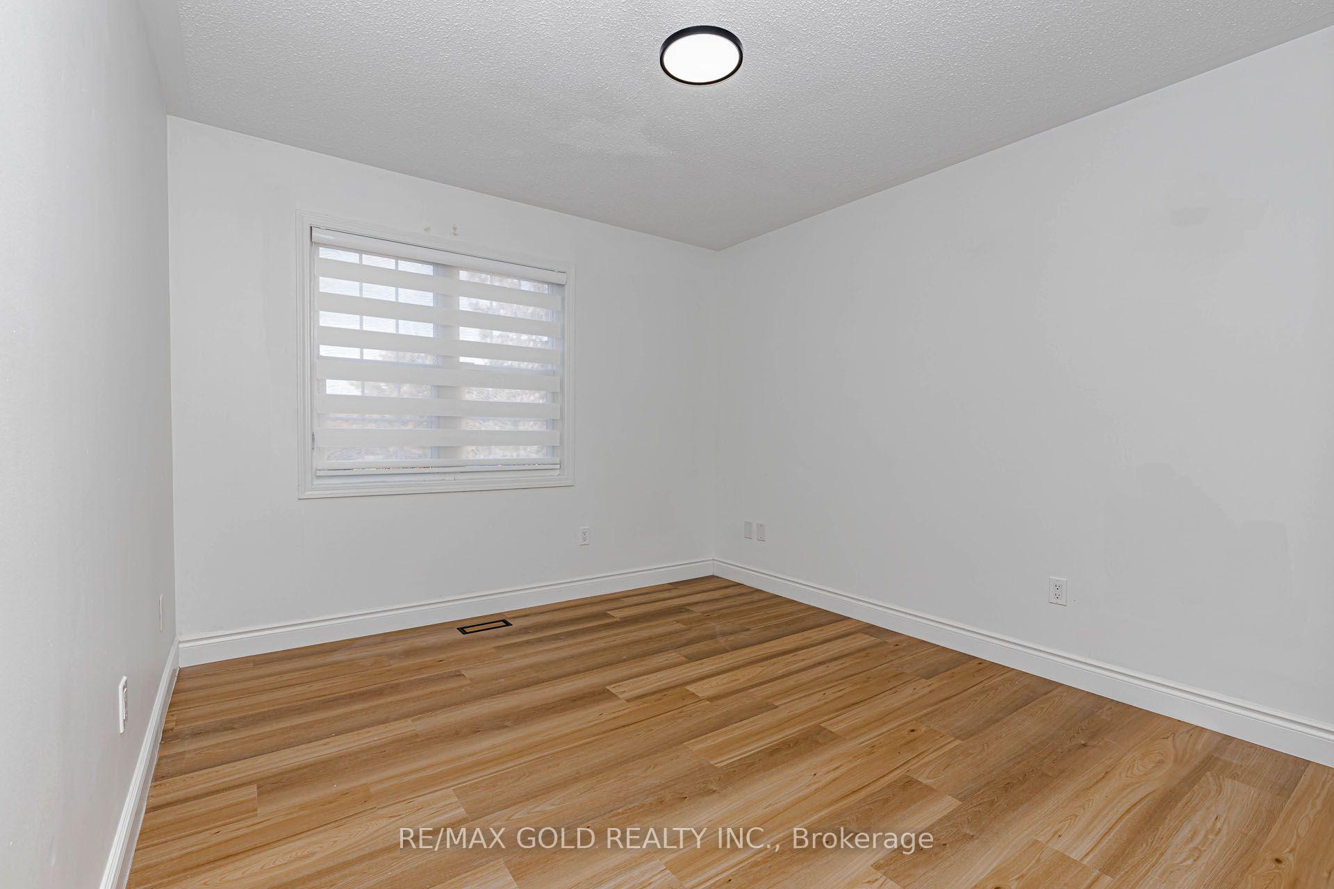 Photo 37 of 1 Orangegrove Drive, Brampton, Fletcher's Meadow — HOMEH