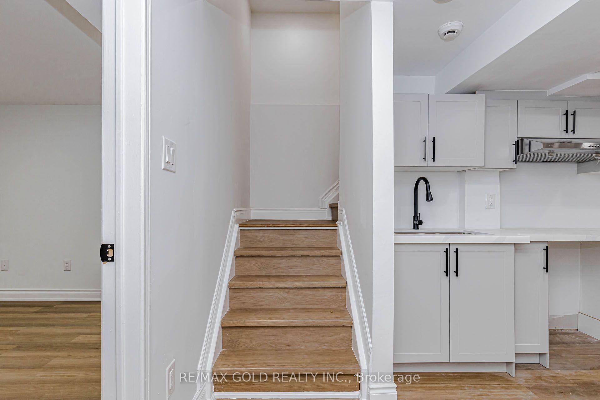 Photo 40 of 1 Orangegrove Drive, Brampton, Fletcher's Meadow — HOMEH
