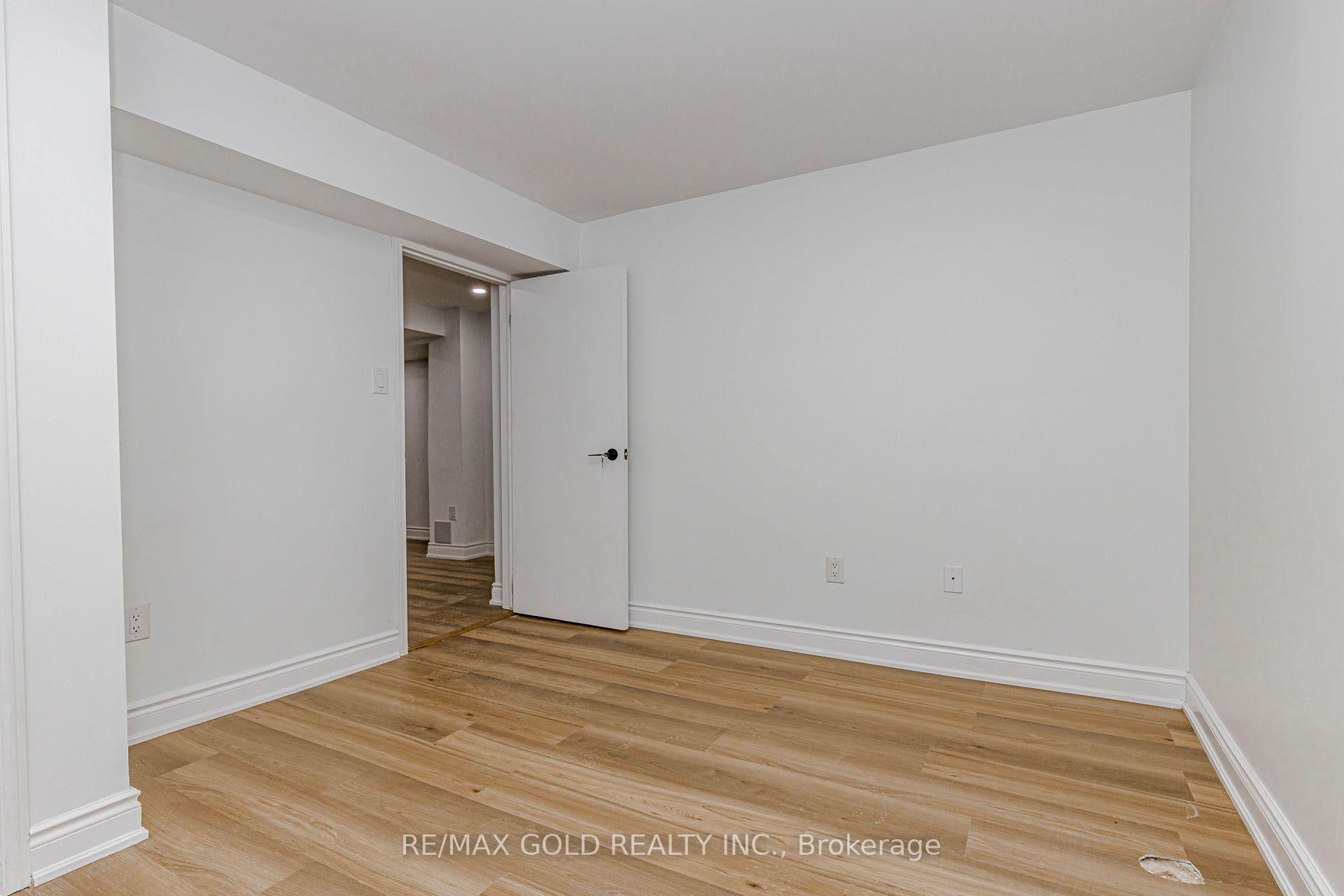 Photo 47 of 1 Orangegrove Drive, Brampton, Fletcher's Meadow — HOMEH