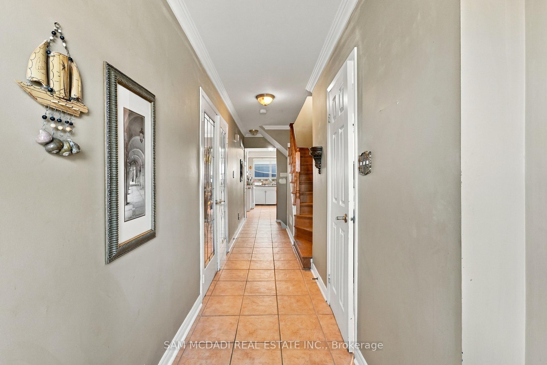 Photo 5 of 561 Tedwyn Drive, Mississauga, Cooksville — HOMEH