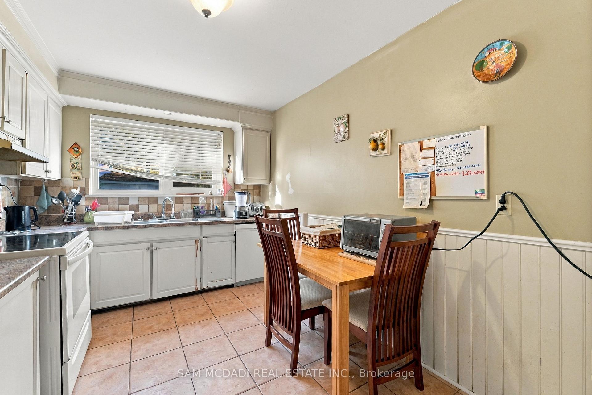 Photo 7 of 561 Tedwyn Drive, Mississauga, Cooksville — HOMEH