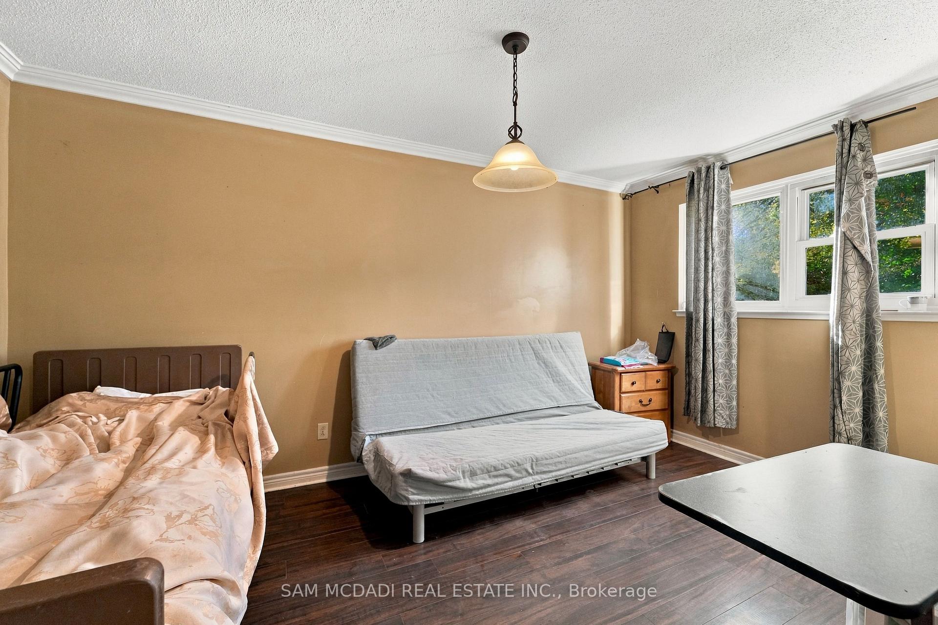 Photo 8 of 561 Tedwyn Drive, Mississauga, Cooksville — HOMEH