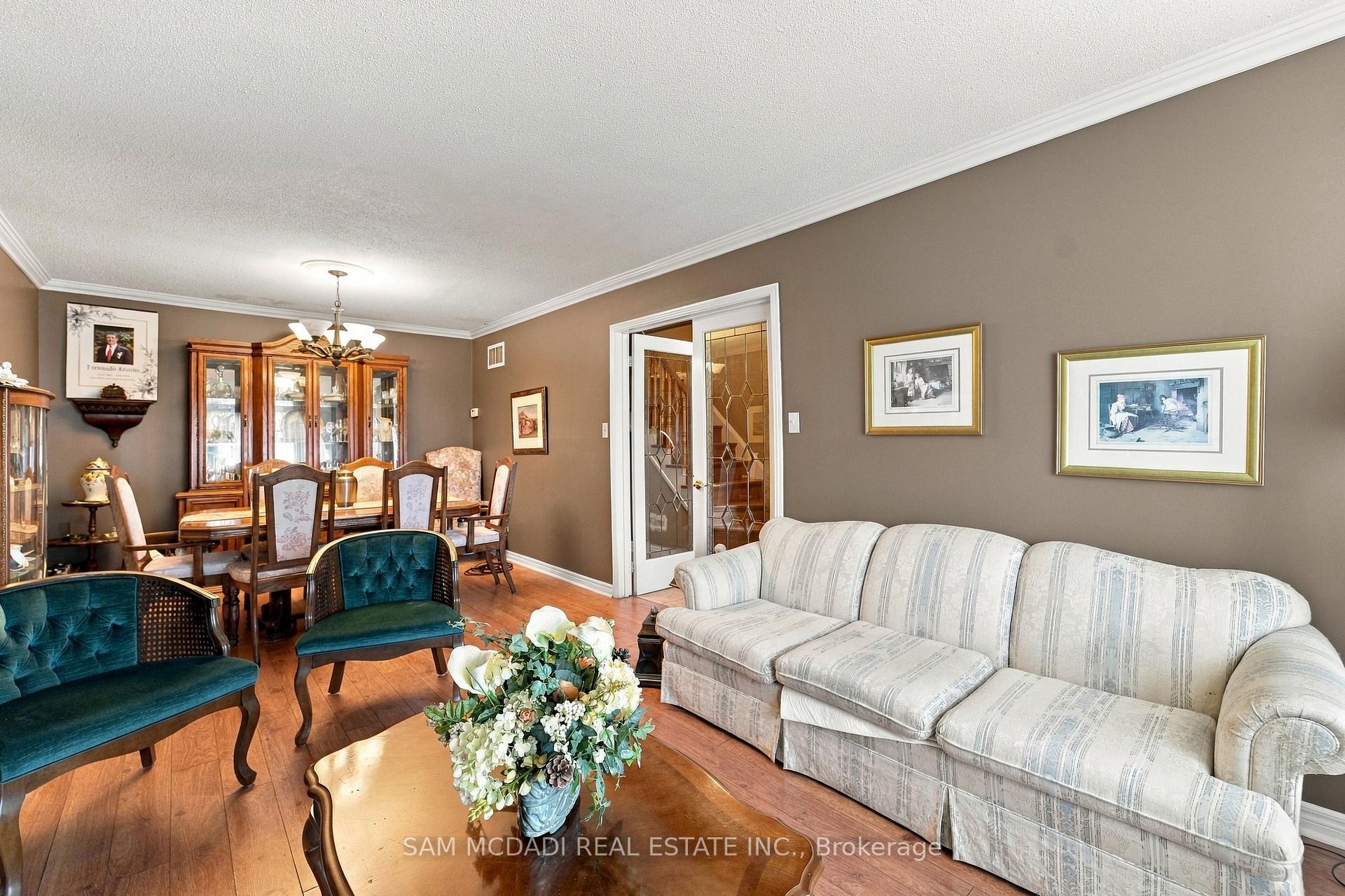 Photo 9 of 561 Tedwyn Drive, Mississauga, Cooksville — HOMEH
