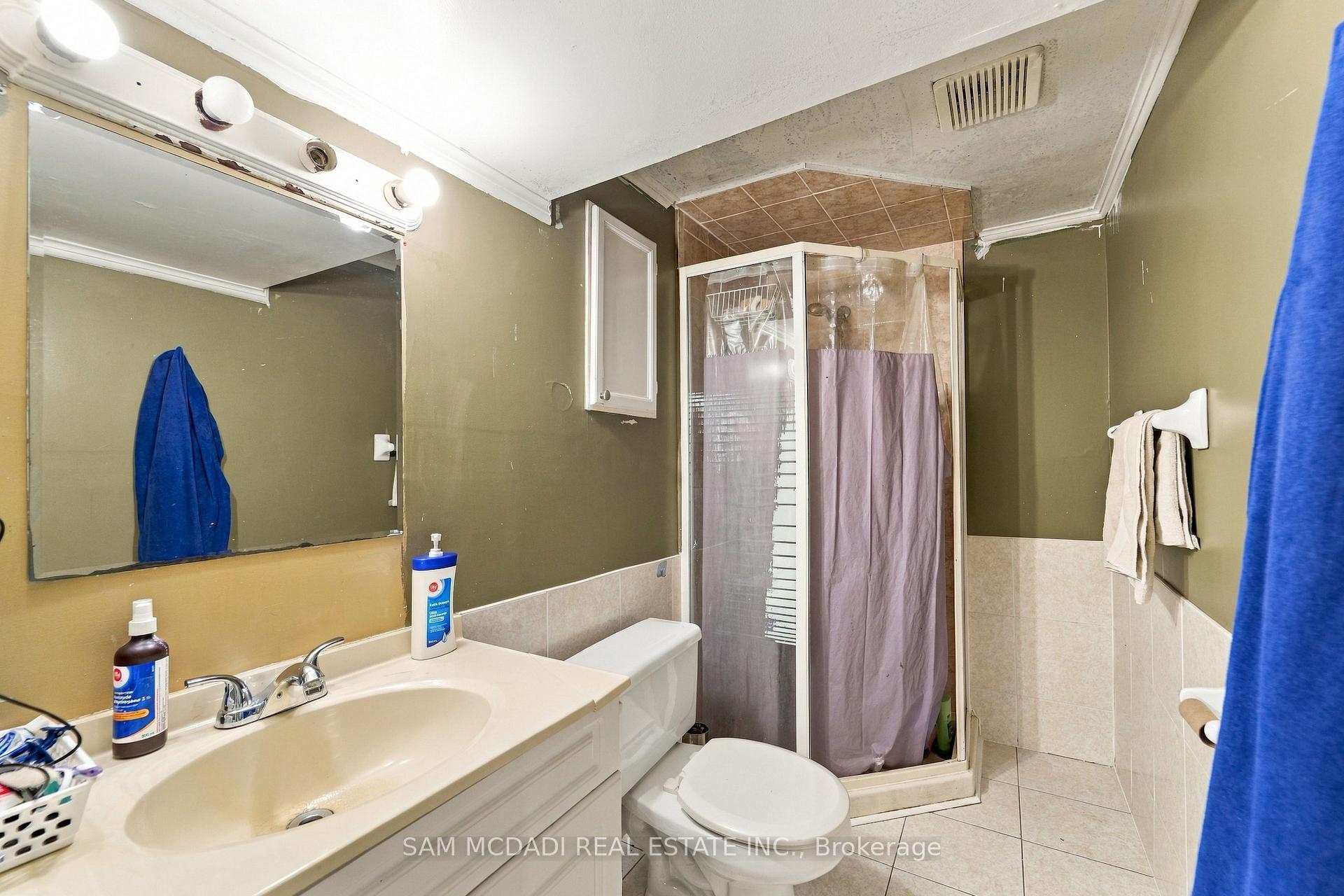 Photo 21 of 561 Tedwyn Drive, Mississauga, Cooksville — HOMEH