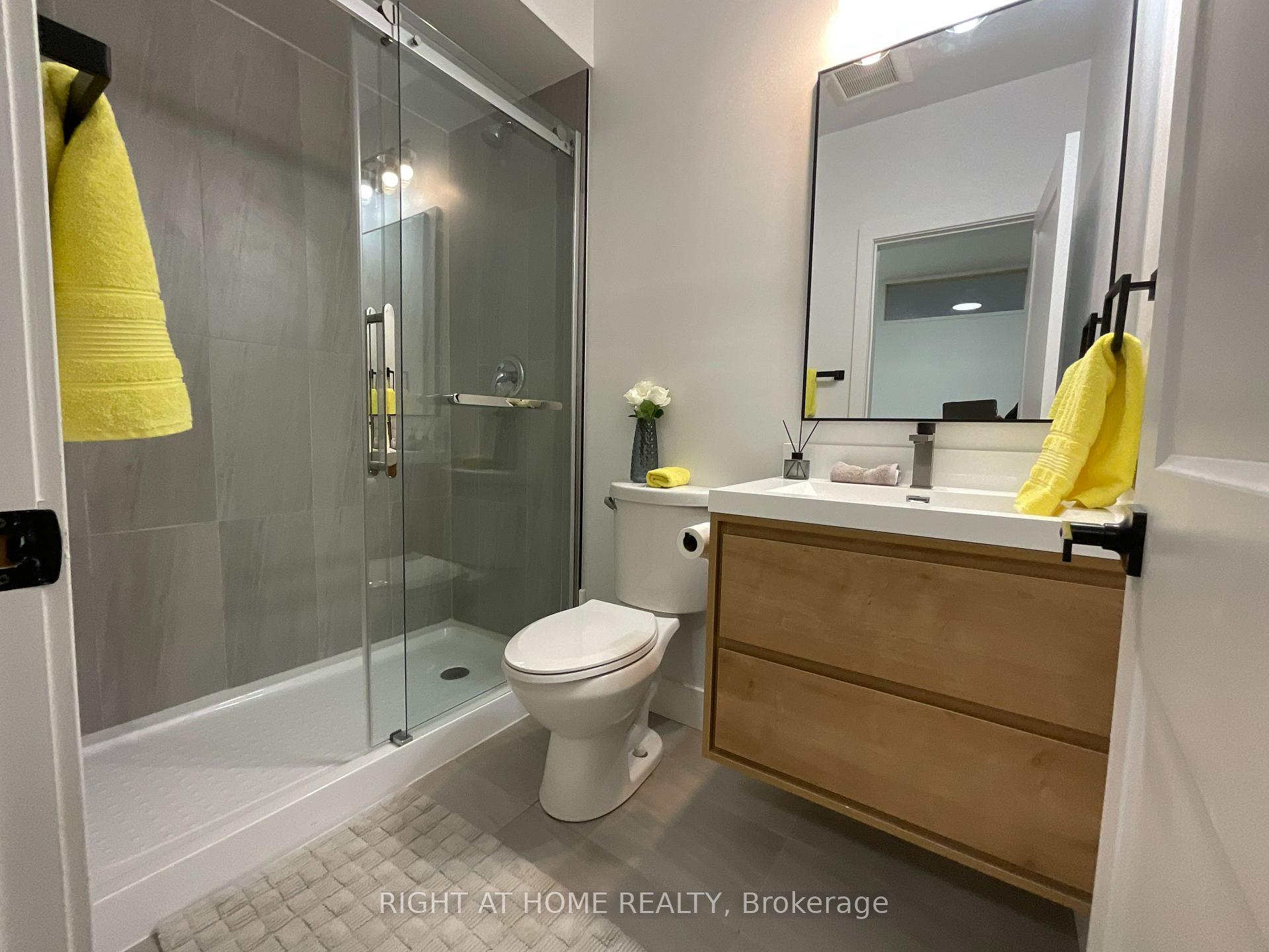 Photo 4 of 674 Manning Avenue, Toronto, The Annex — HOMEH
