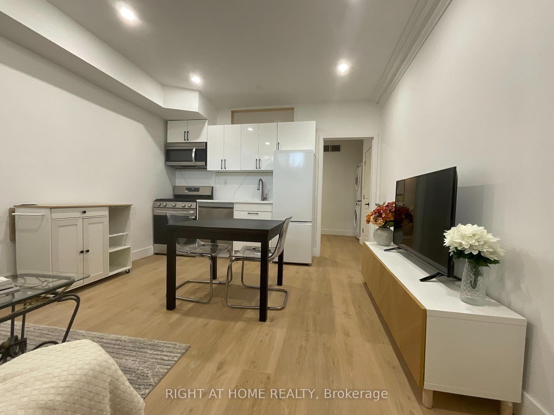 Photo 12 of 674 Manning Avenue, Toronto, The Annex — HOMEH