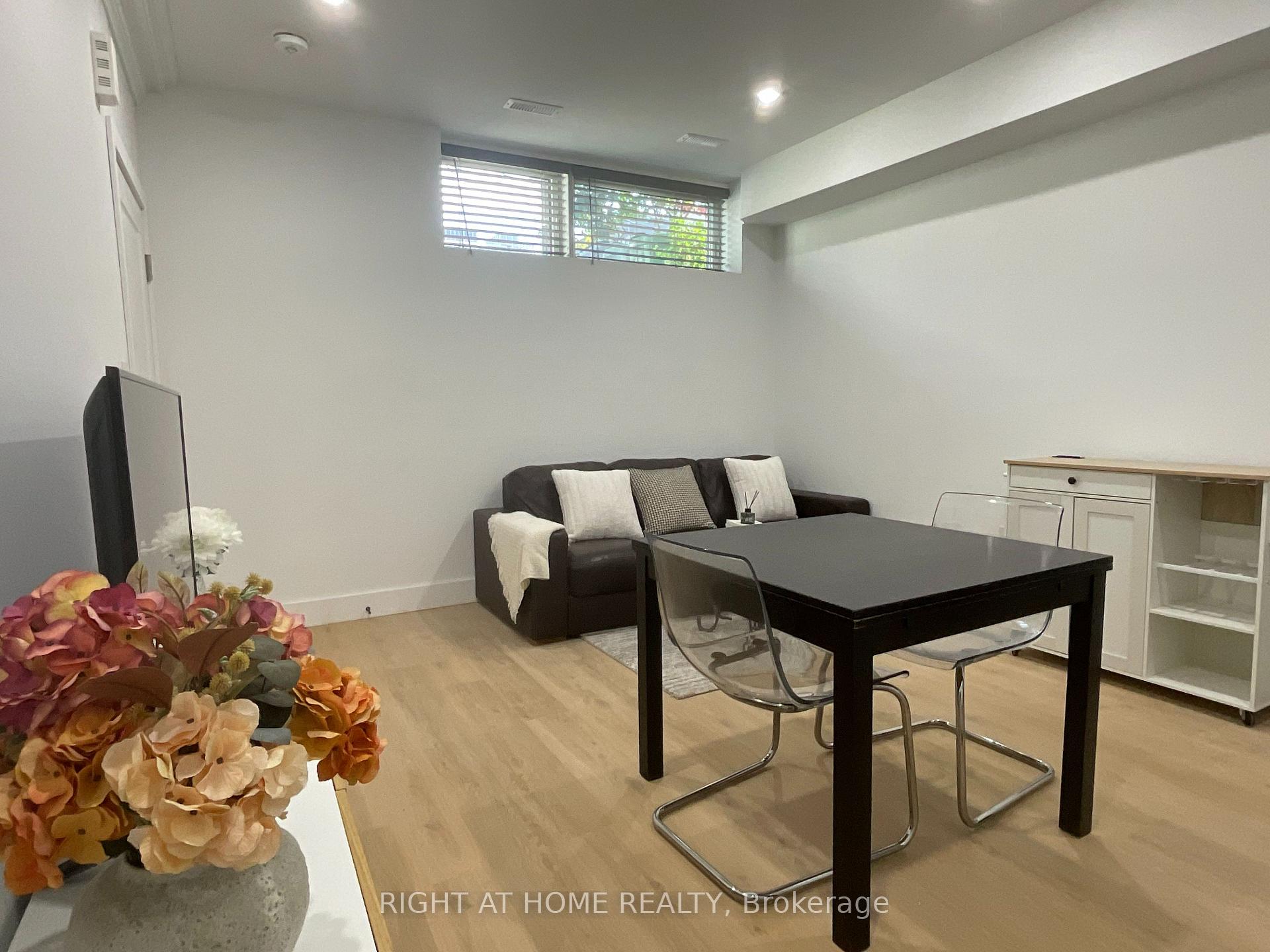 Photo 13 of 674 Manning Avenue, Toronto, The Annex — HOMEH