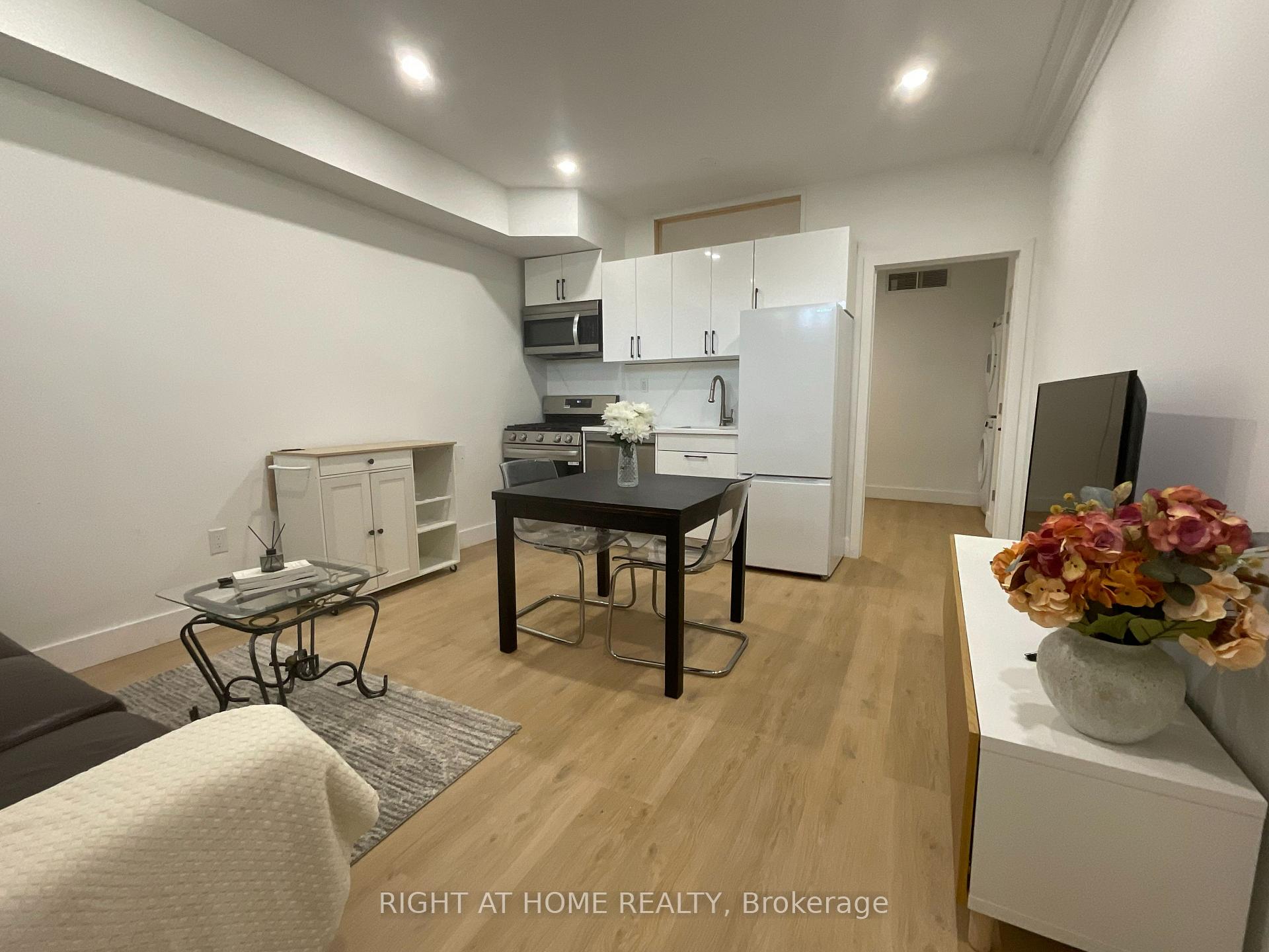 Photo 14 of 674 Manning Avenue, Toronto, The Annex — HOMEH