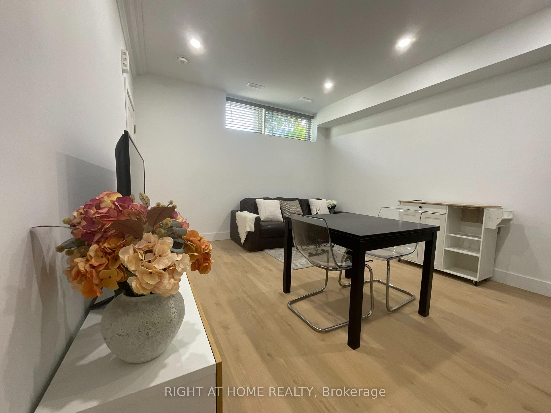 Photo 17 of 674 Manning Avenue, Toronto, The Annex — HOMEH