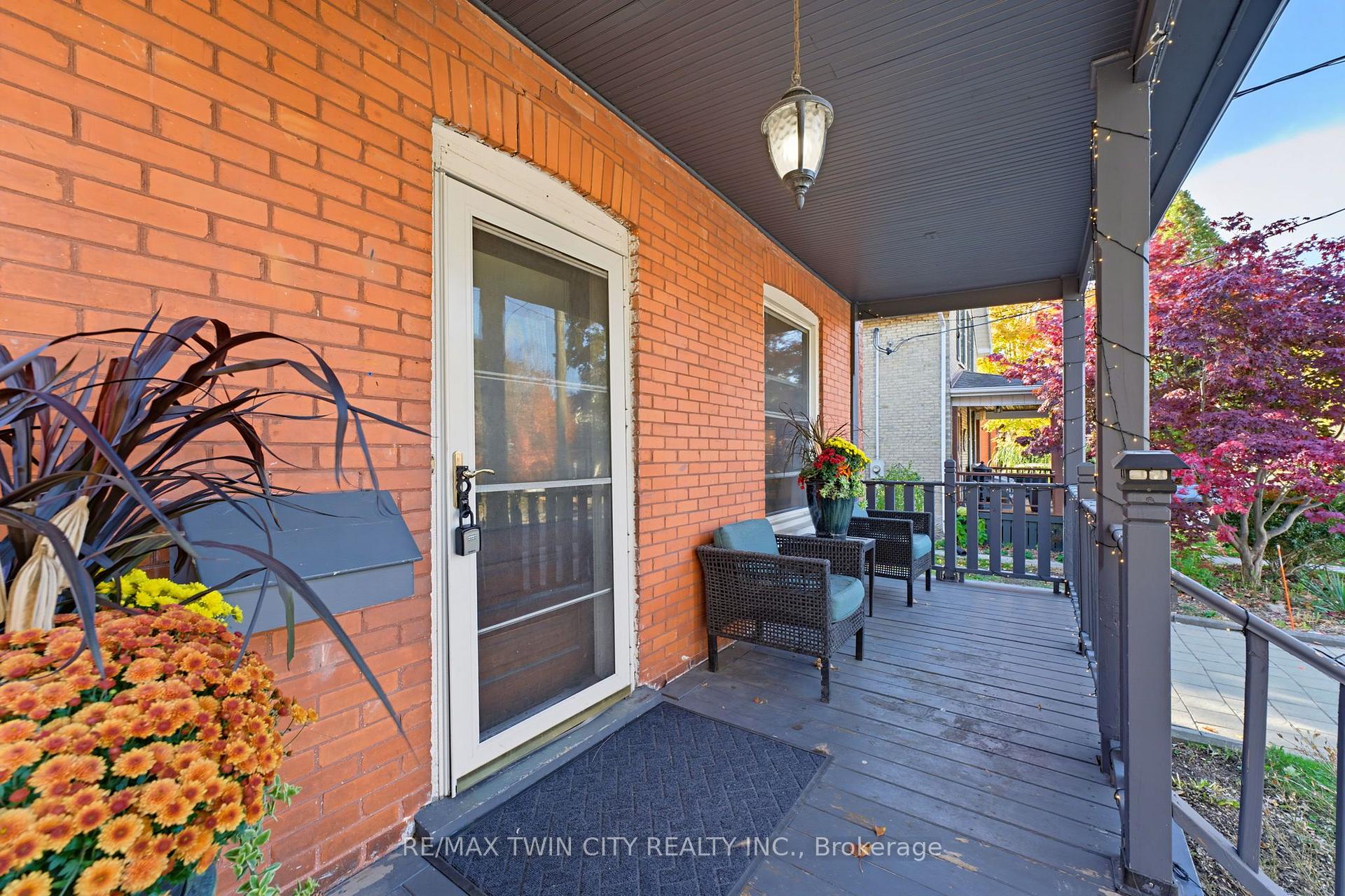 Photo 3 of 540 Vine Street, Cambridge, Preston South — HOMEH