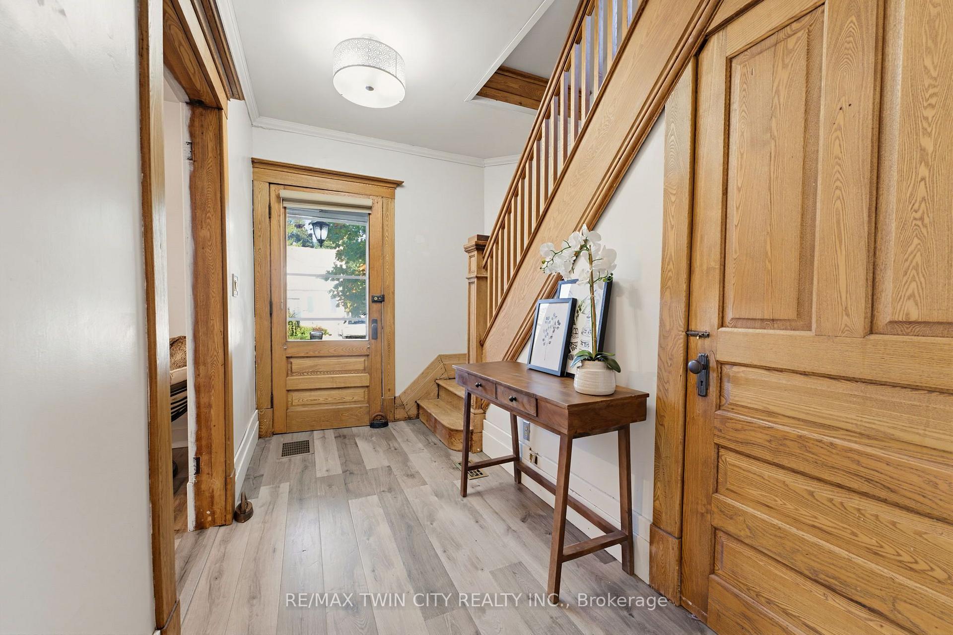 Photo 4 of 540 Vine Street, Cambridge, Preston South — HOMEH