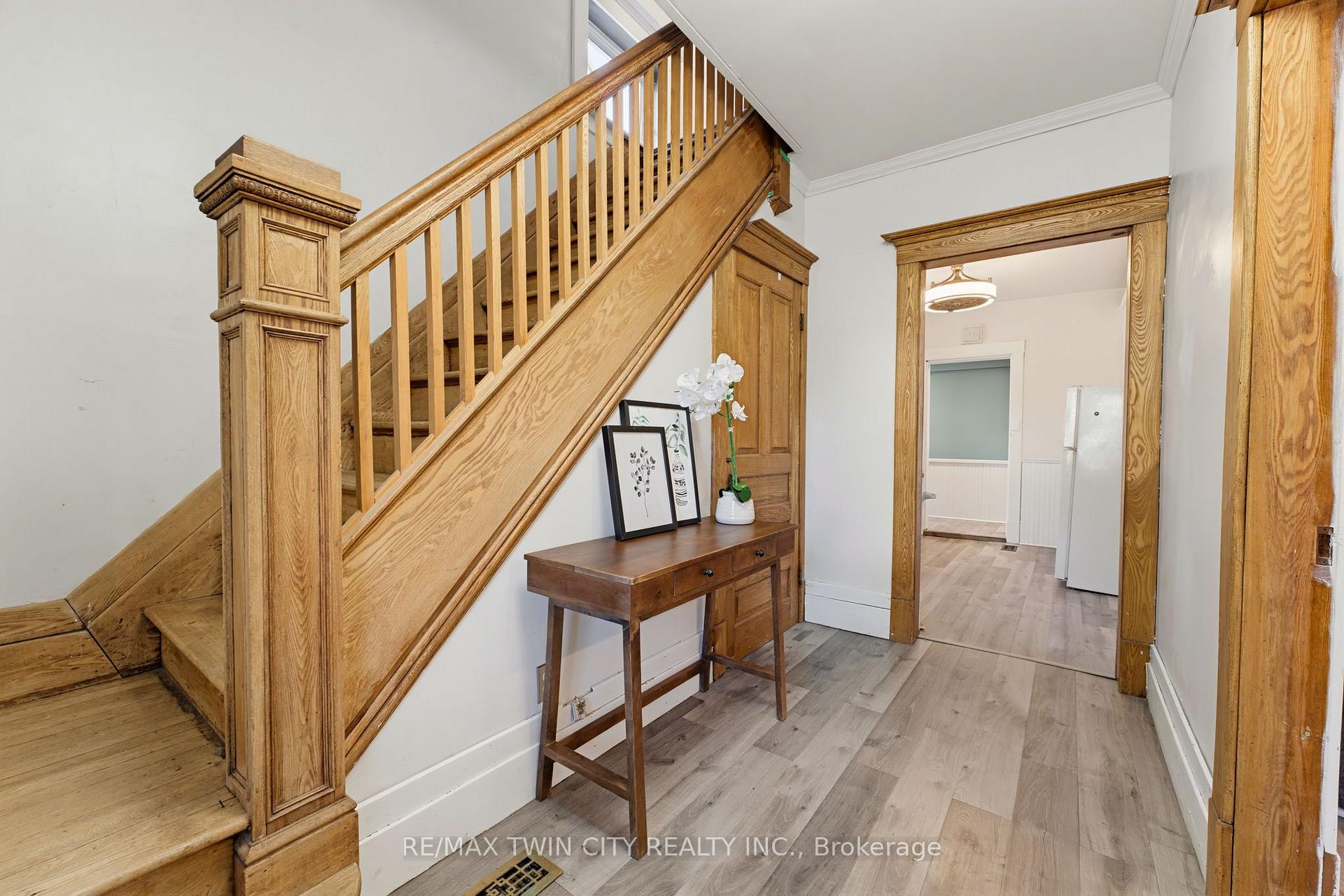 Photo 5 of 540 Vine Street, Cambridge, Preston South — HOMEH