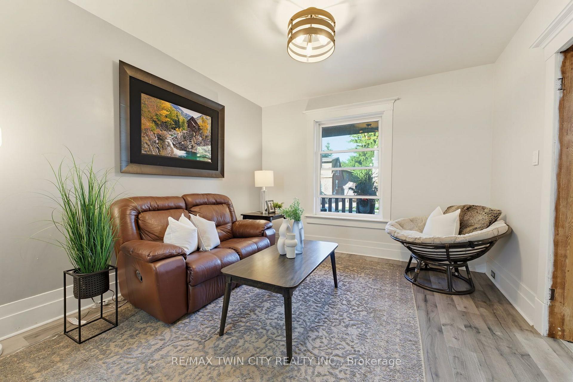 Photo 7 of 540 Vine Street, Cambridge, Preston South — HOMEH