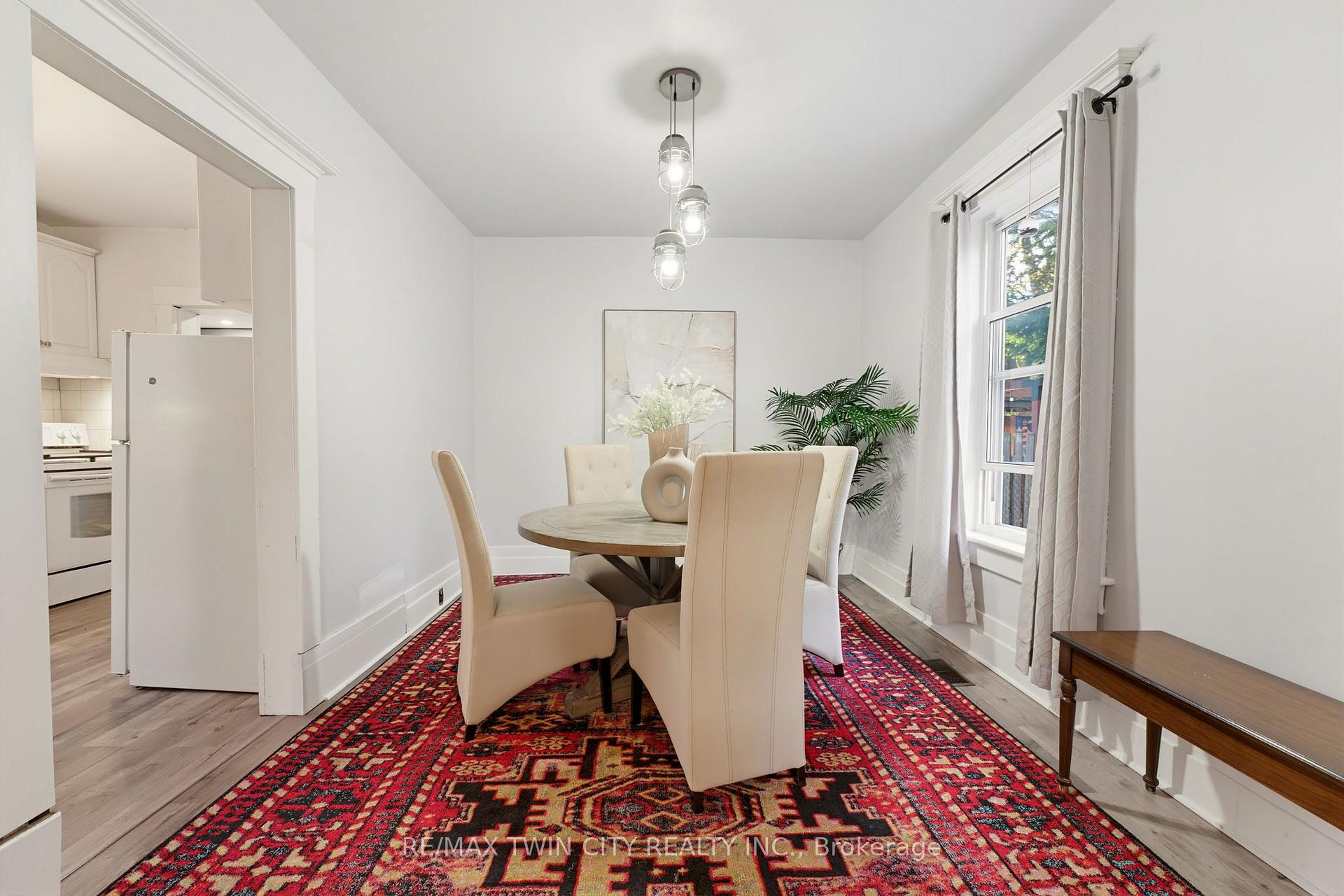 Photo 9 of 540 Vine Street, Cambridge, Preston South — HOMEH