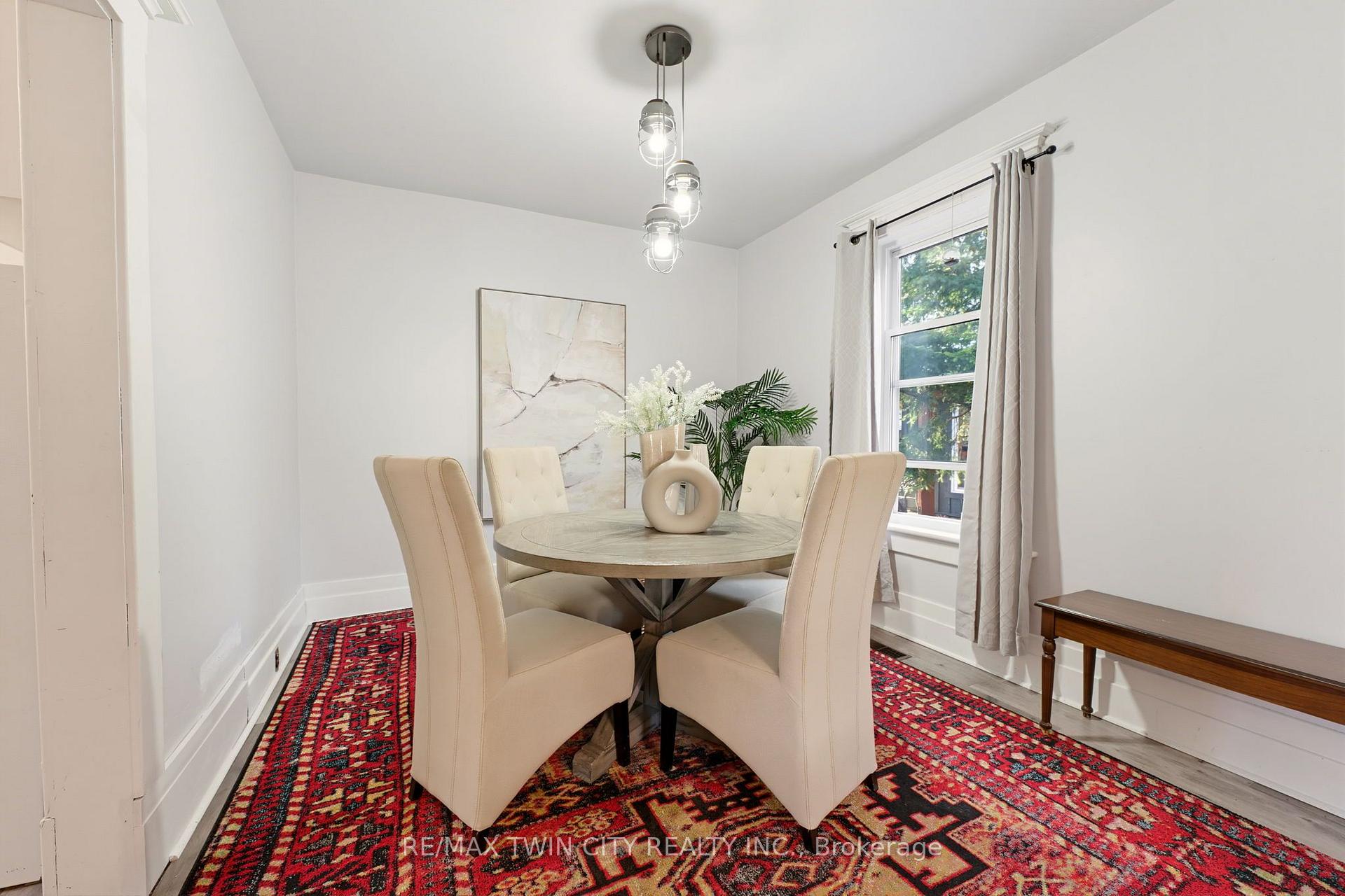 Photo 10 of 540 Vine Street, Cambridge, Preston South — HOMEH