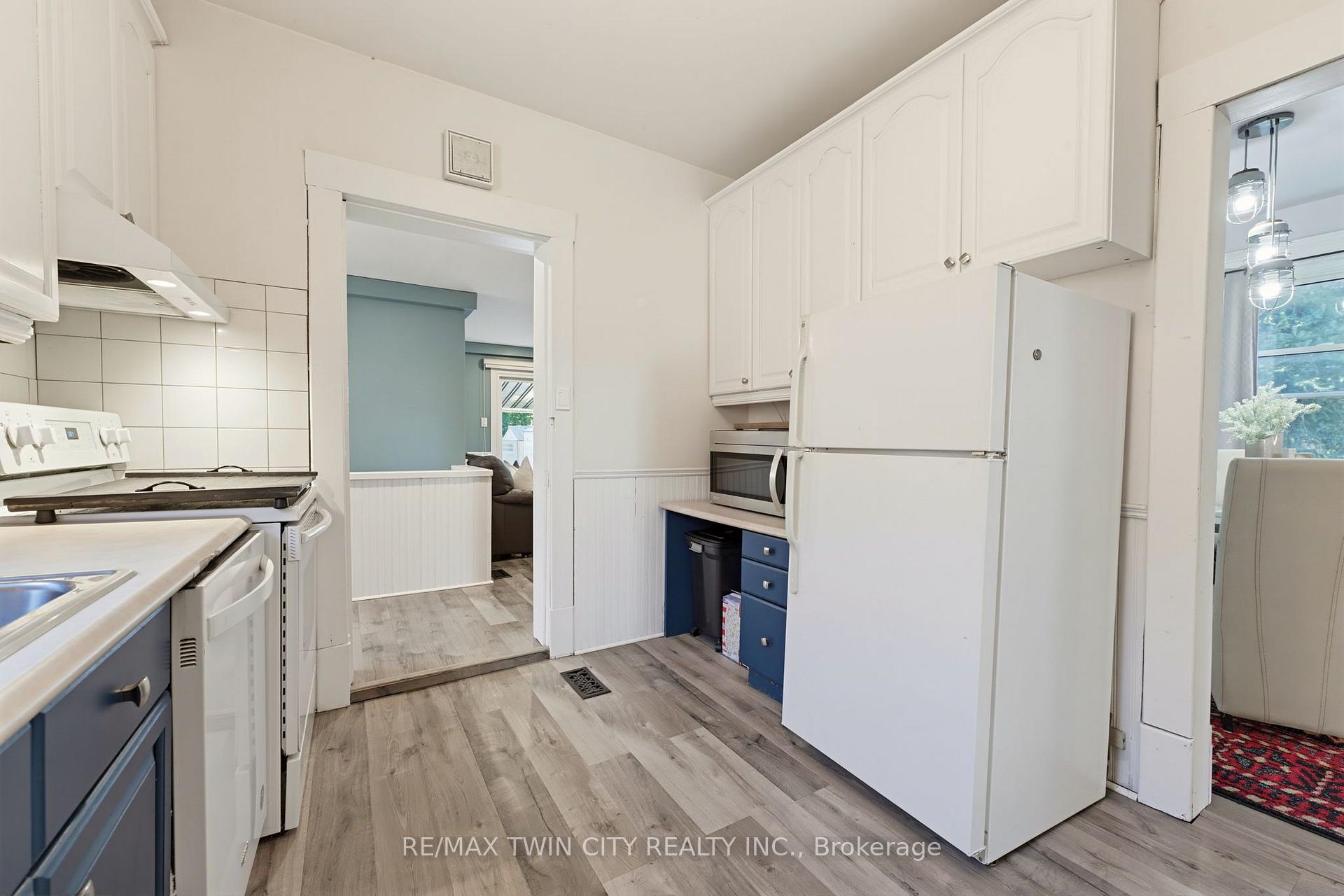 Photo 14 of 540 Vine Street, Cambridge, Preston South — HOMEH