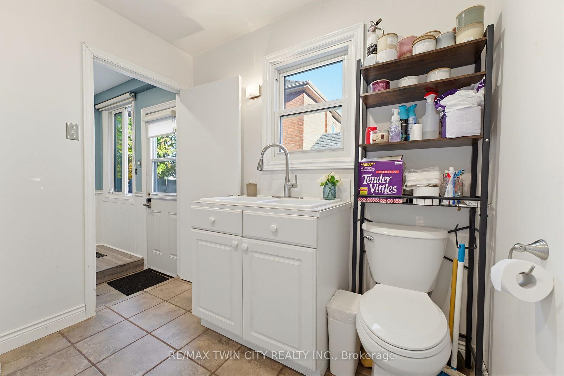 Photo 18 of 540 Vine Street, Cambridge, Preston South — HOMEH