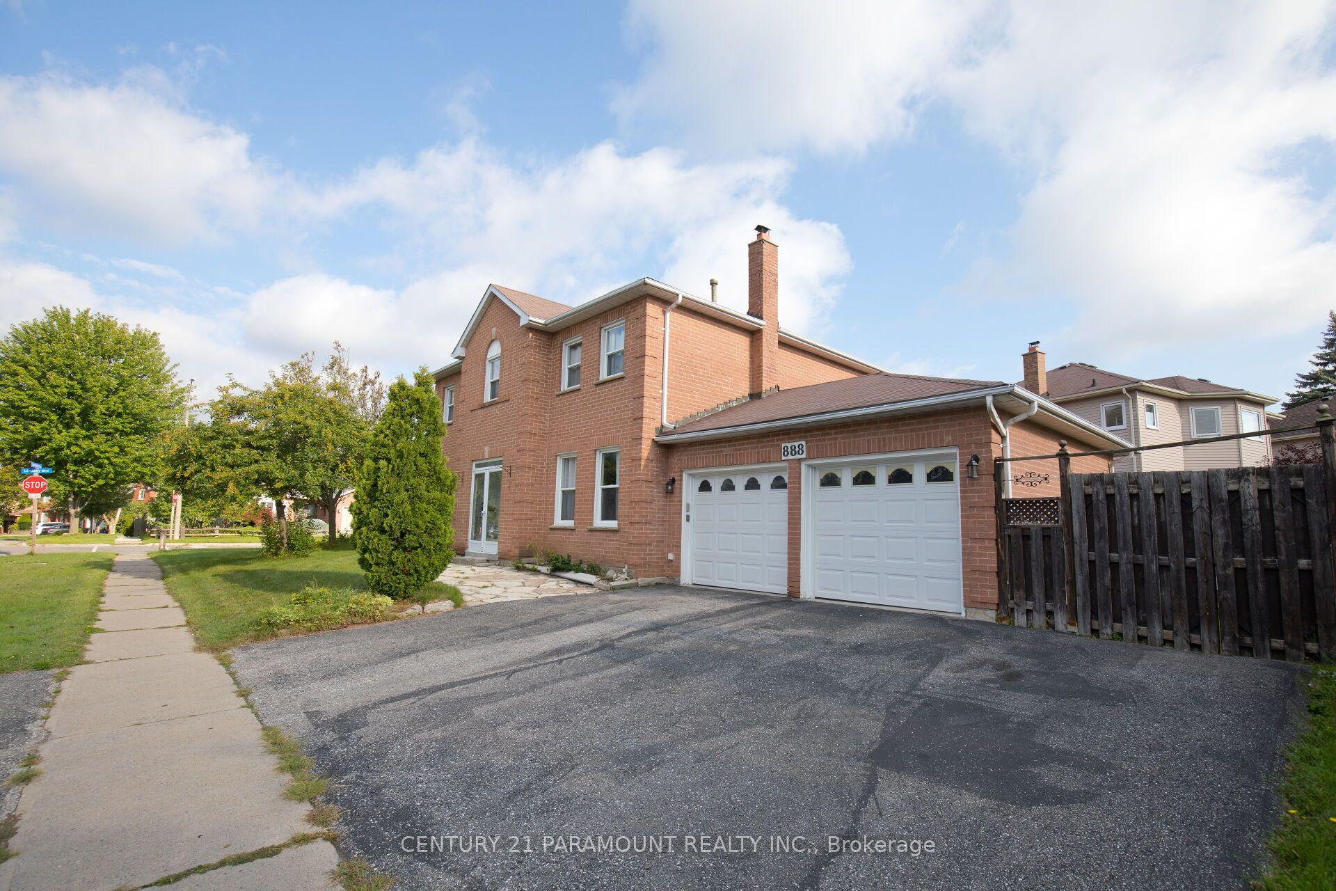 Photo 2 of 888 Sproule Crescent, Oshawa, Pinecrest — HOMEH