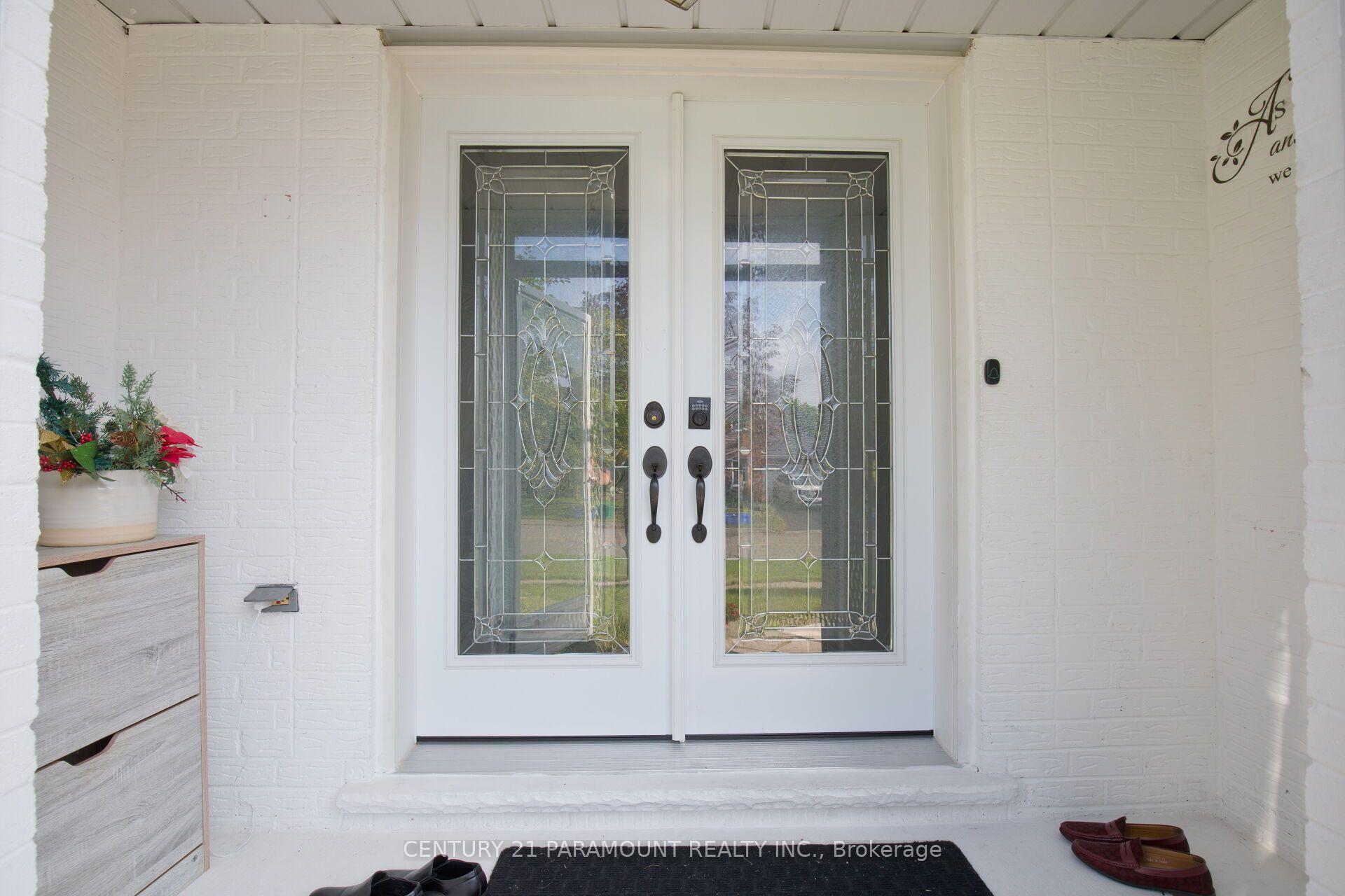 Photo 4 of 888 Sproule Crescent, Oshawa, Pinecrest — HOMEH