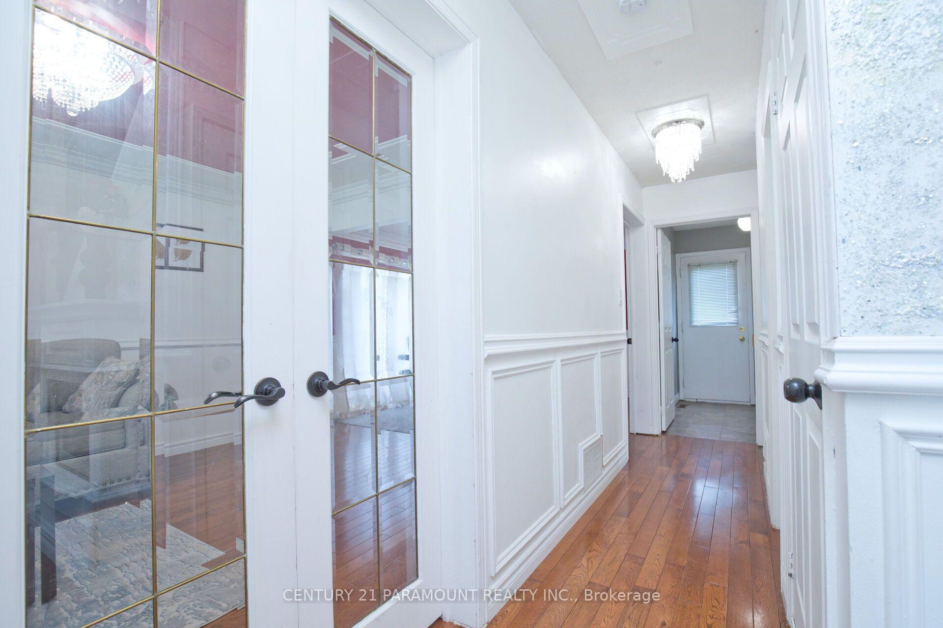 Photo 7 of 888 Sproule Crescent, Oshawa, Pinecrest — HOMEH
