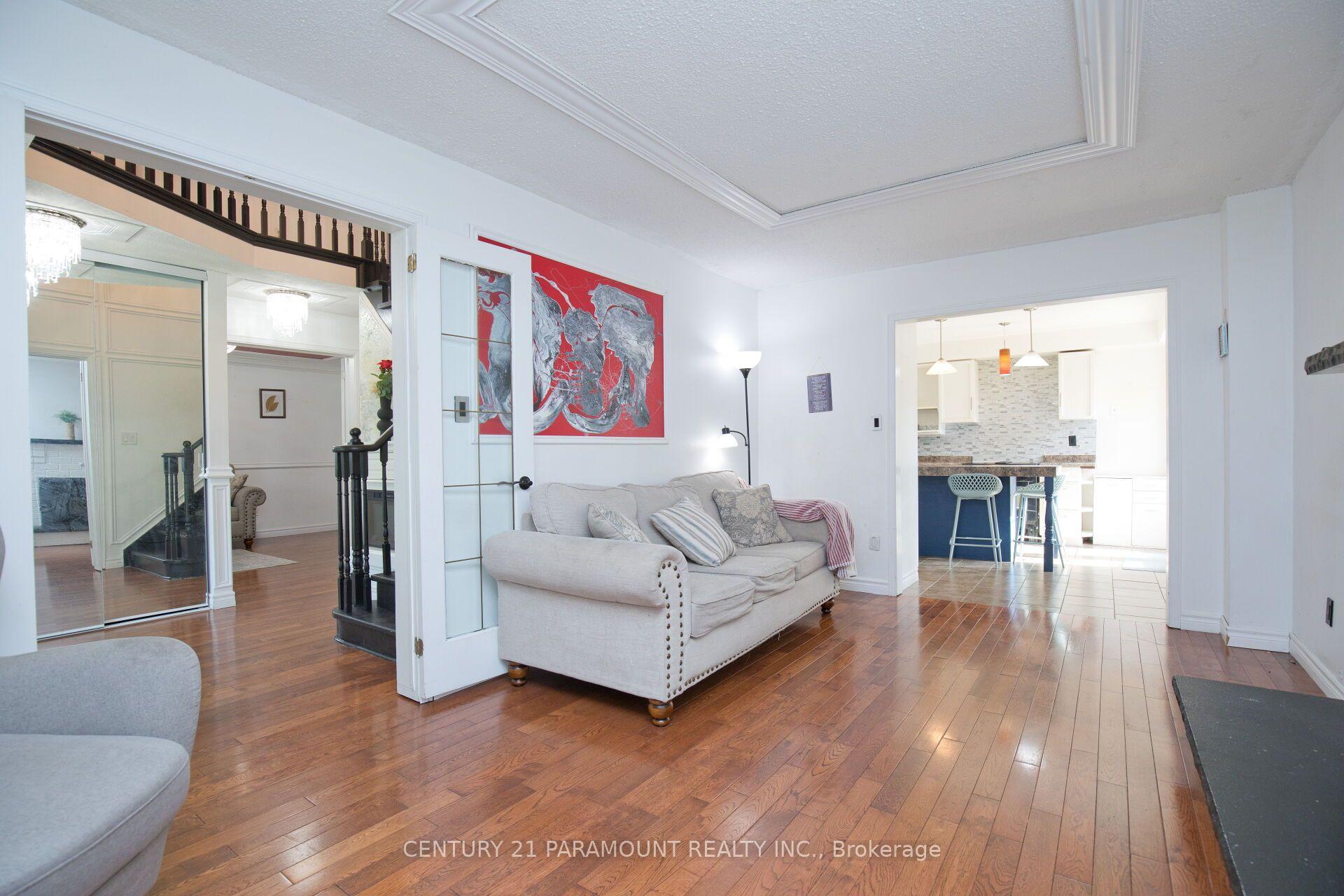 Photo 11 of 888 Sproule Crescent, Oshawa, Pinecrest — HOMEH