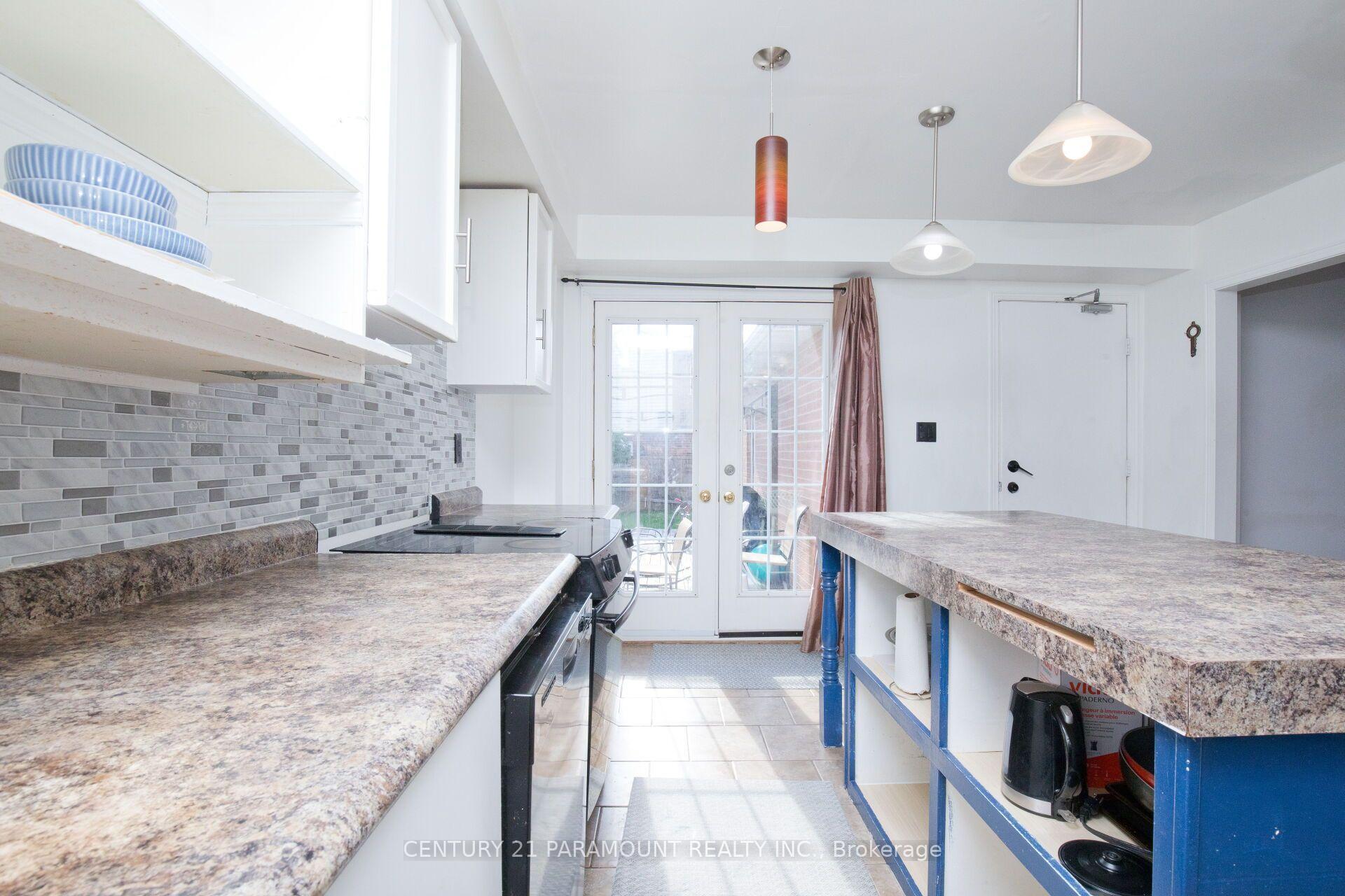 Photo 15 of 888 Sproule Crescent, Oshawa, Pinecrest — HOMEH