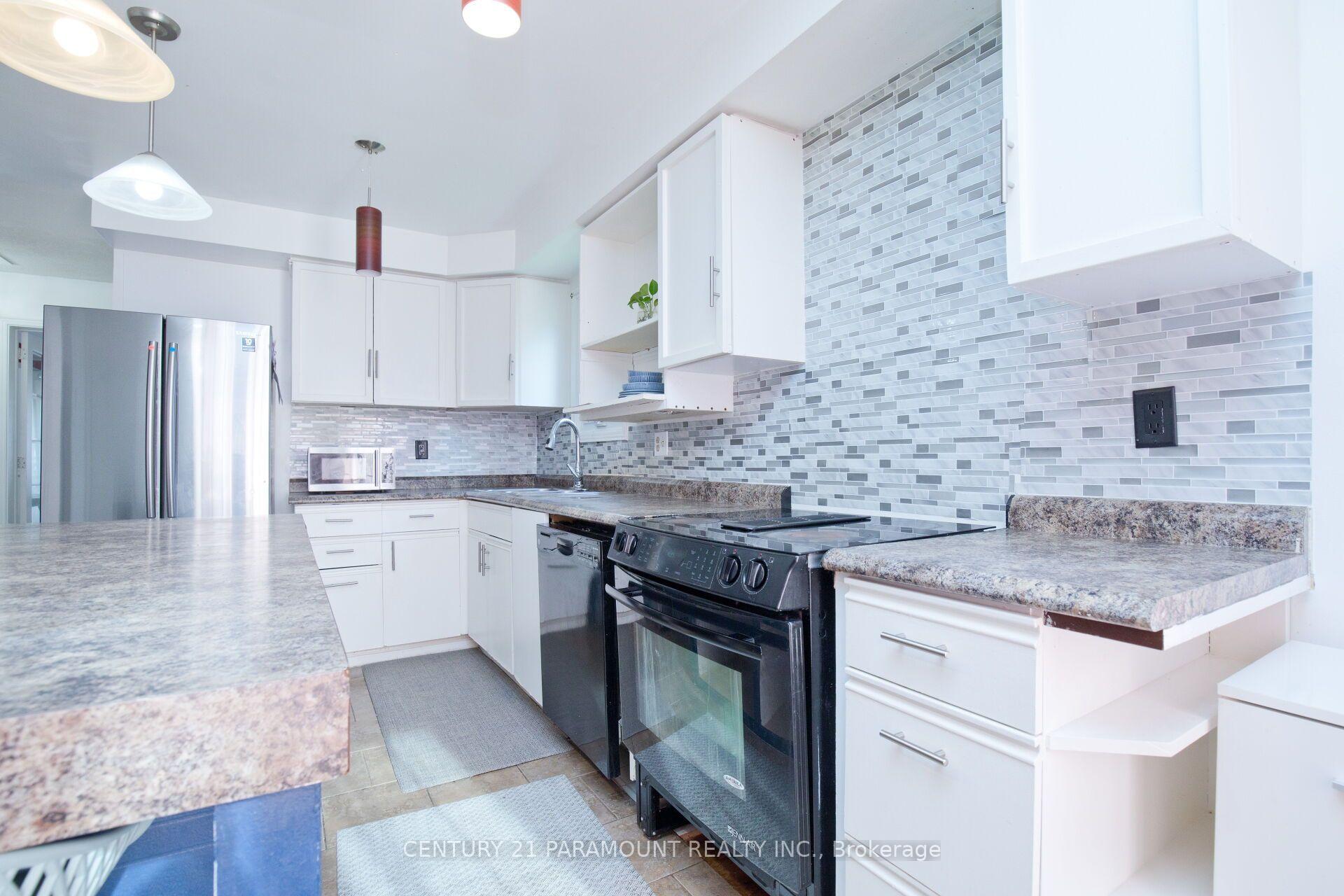Photo 16 of 888 Sproule Crescent, Oshawa, Pinecrest — HOMEH