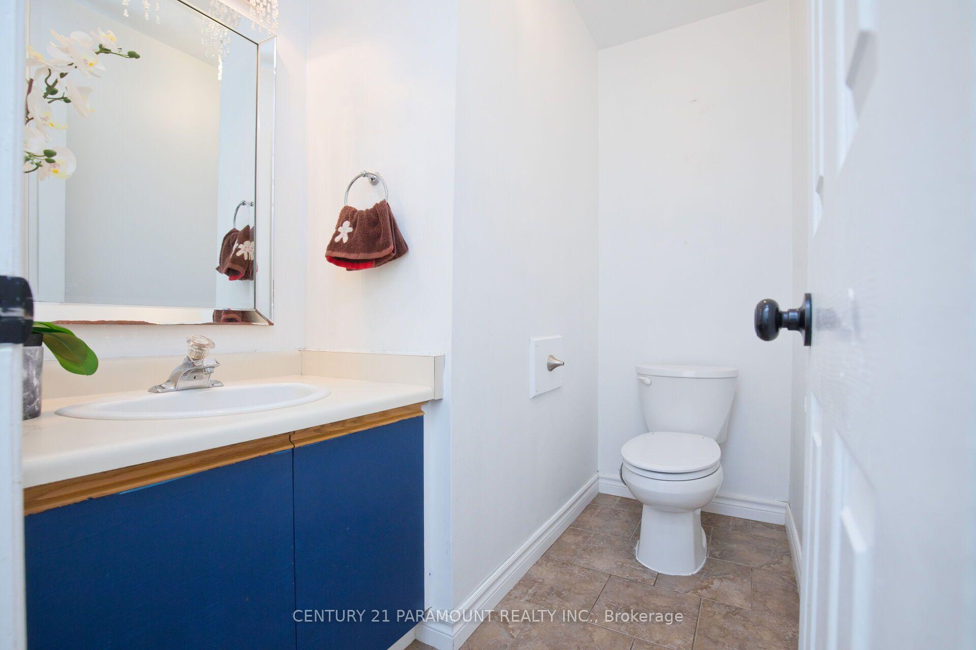 Photo 17 of 888 Sproule Crescent, Oshawa, Pinecrest — HOMEH