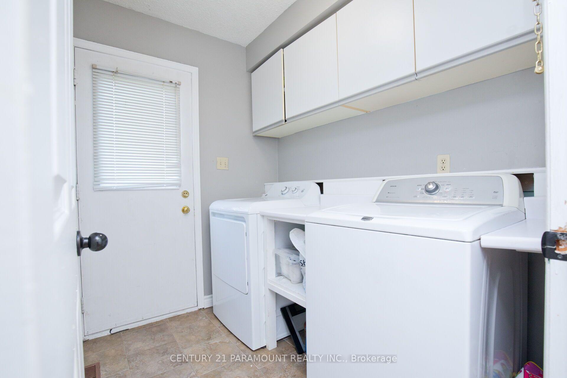 Photo 18 of 888 Sproule Crescent, Oshawa, Pinecrest — HOMEH