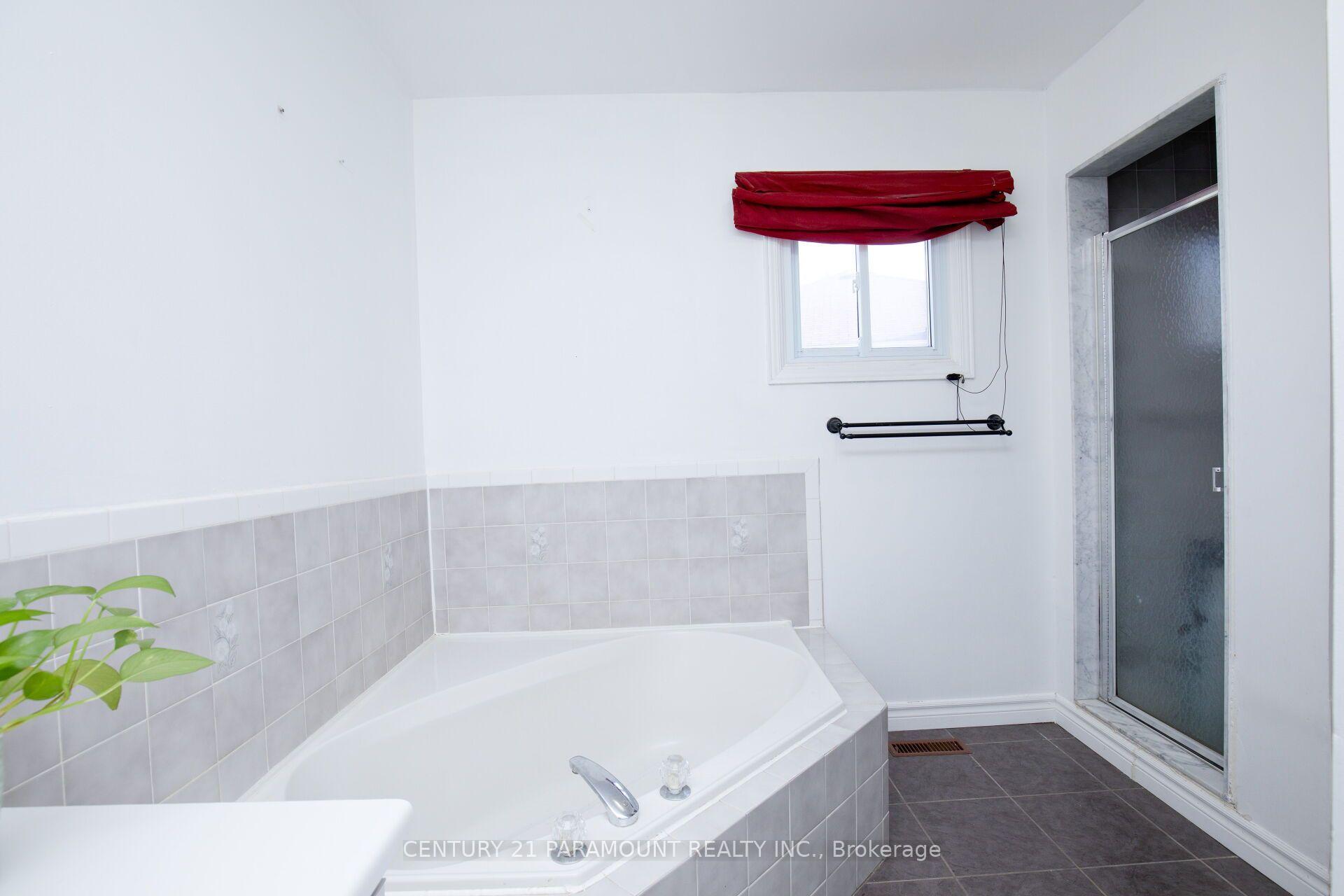 Photo 25 of 888 Sproule Crescent, Oshawa, Pinecrest — HOMEH