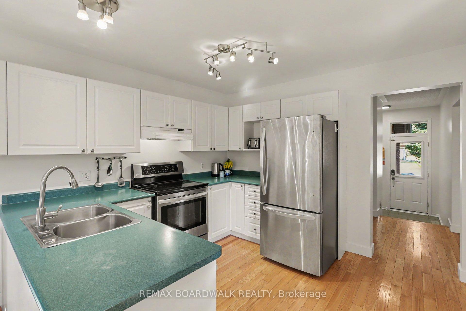 Photo 11 of 869 Clearcrest Crescent, Ottawa, Fallingbrook/Ridgemount — HOMEH