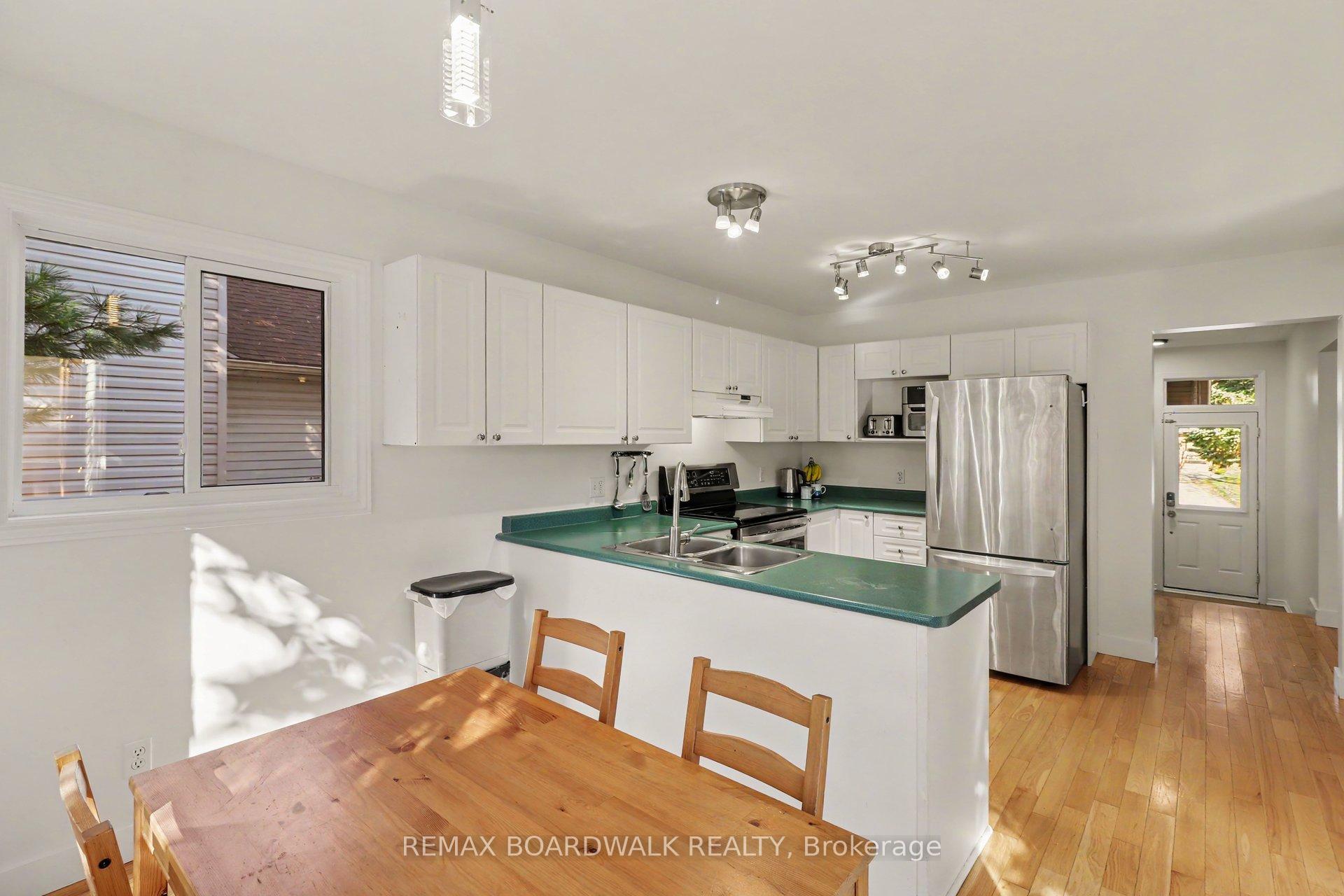 Photo 15 of 869 Clearcrest Crescent, Ottawa, Fallingbrook/Ridgemount — HOMEH