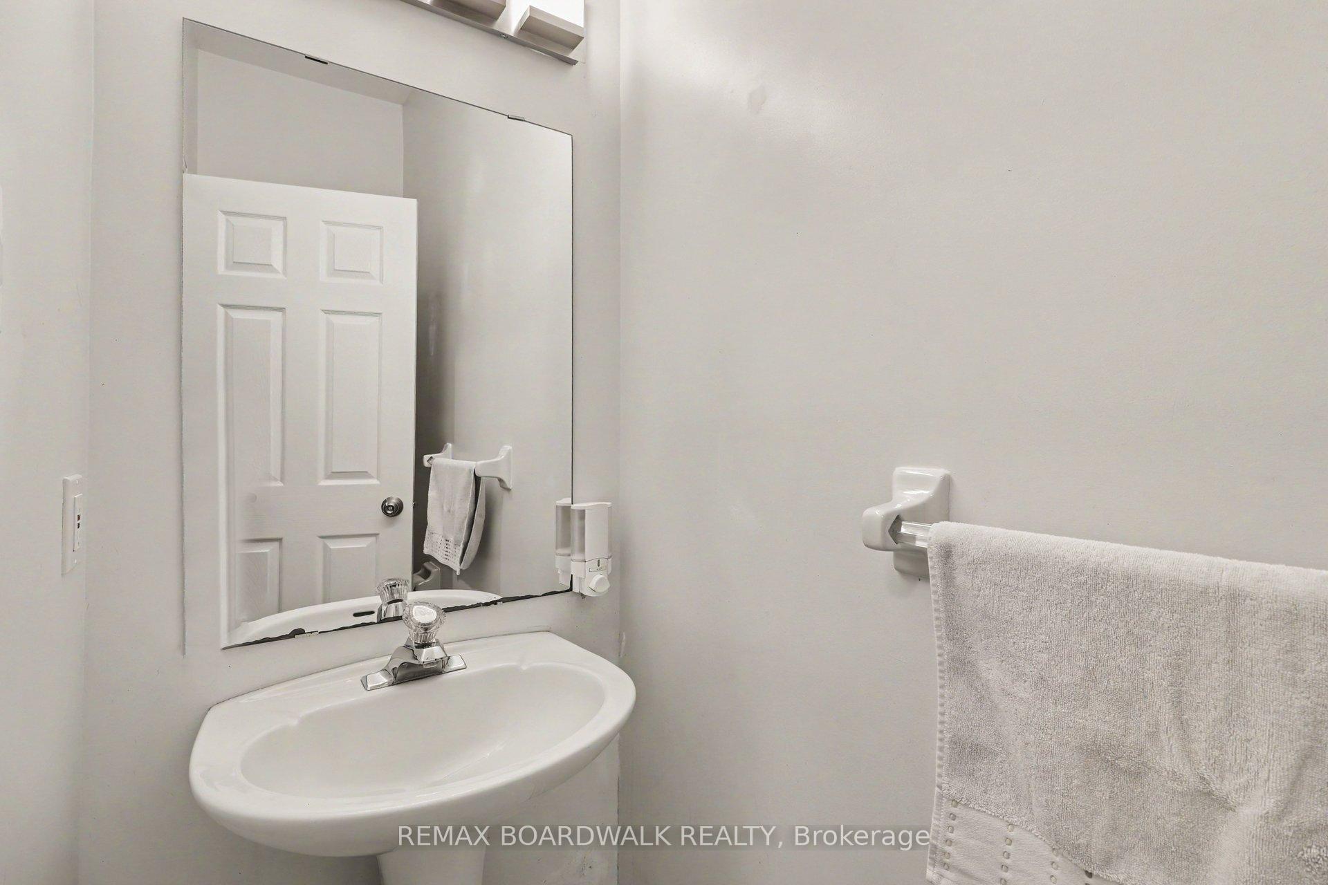Photo 18 of 869 Clearcrest Crescent, Ottawa, Fallingbrook/Ridgemount — HOMEH