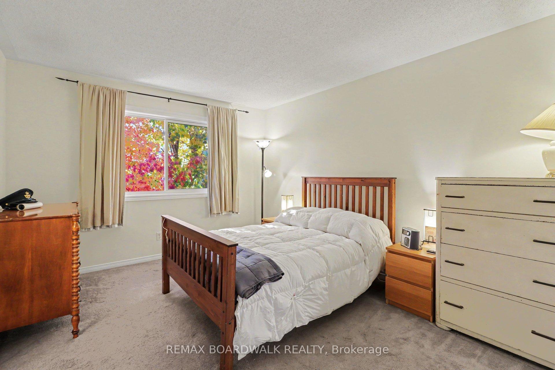 Photo 19 of 869 Clearcrest Crescent, Ottawa, Fallingbrook/Ridgemount — HOMEH