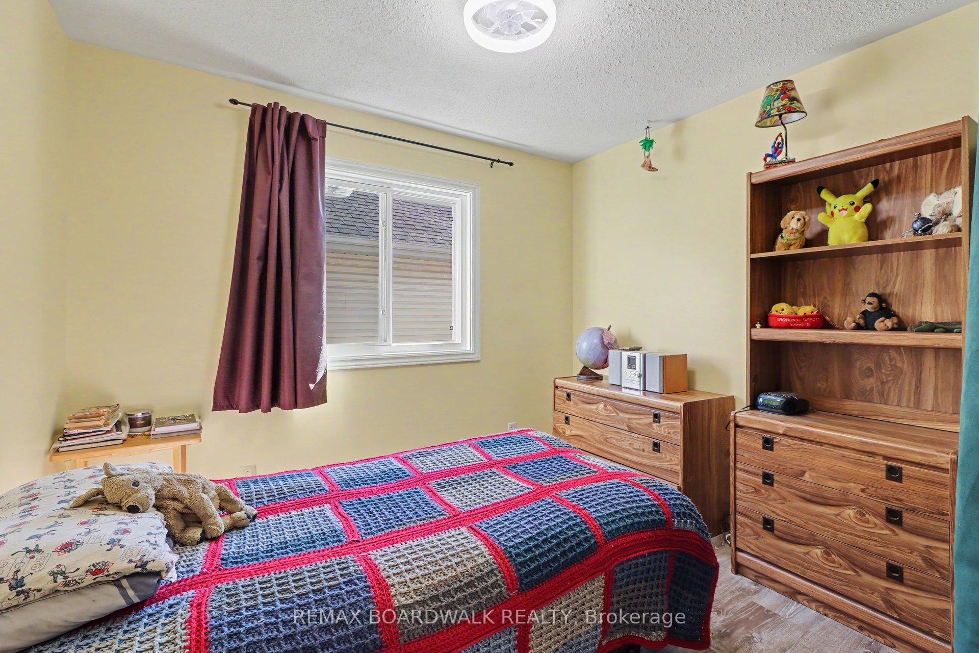 Photo 24 of 869 Clearcrest Crescent, Ottawa, Fallingbrook/Ridgemount — HOMEH