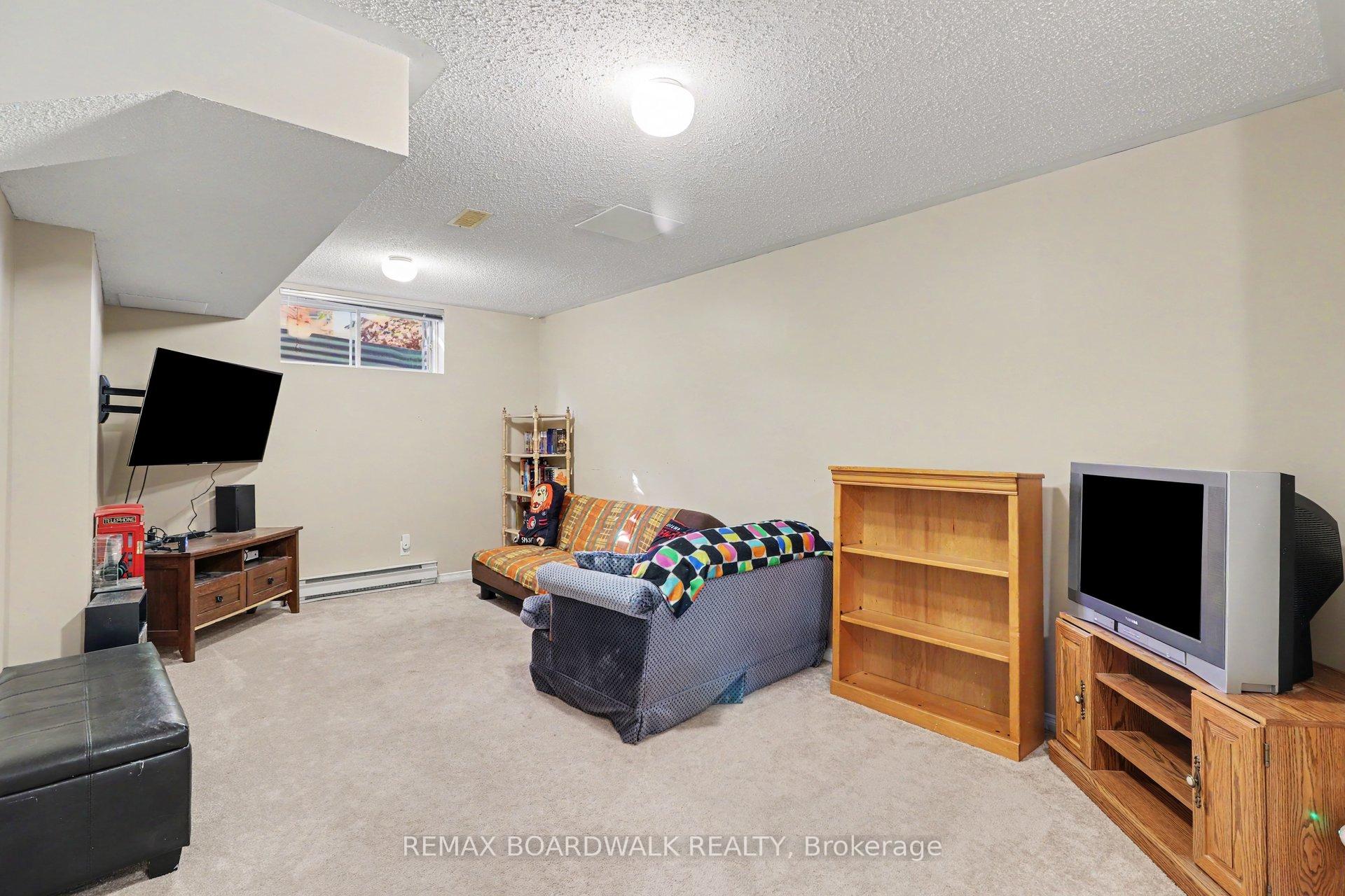 Photo 26 of 869 Clearcrest Crescent, Ottawa, Fallingbrook/Ridgemount — HOMEH