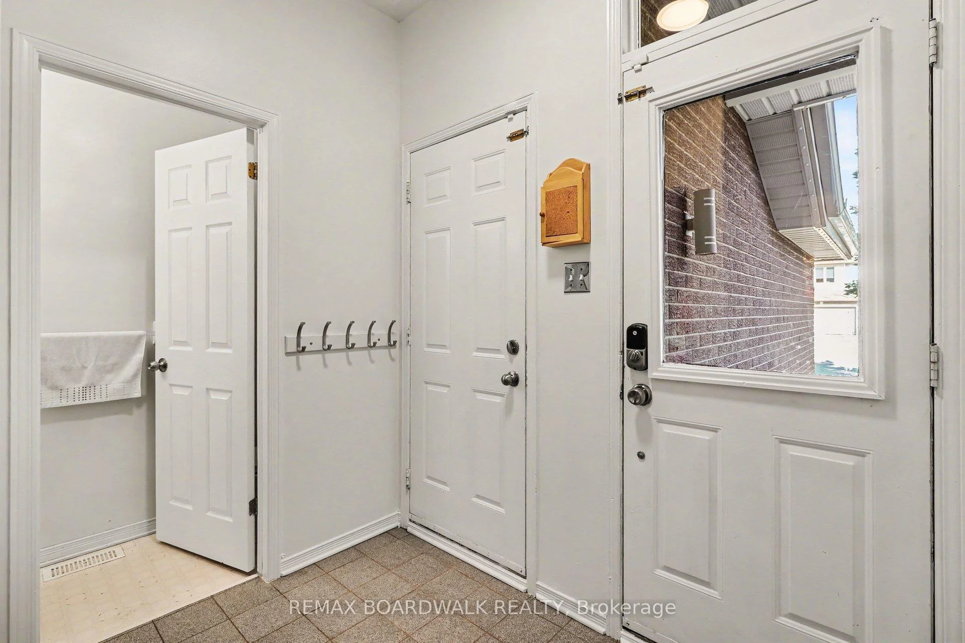 Photo 21 of 869 Clearcrest Crescent, Ottawa, Fallingbrook/Ridgemount — HOMEH