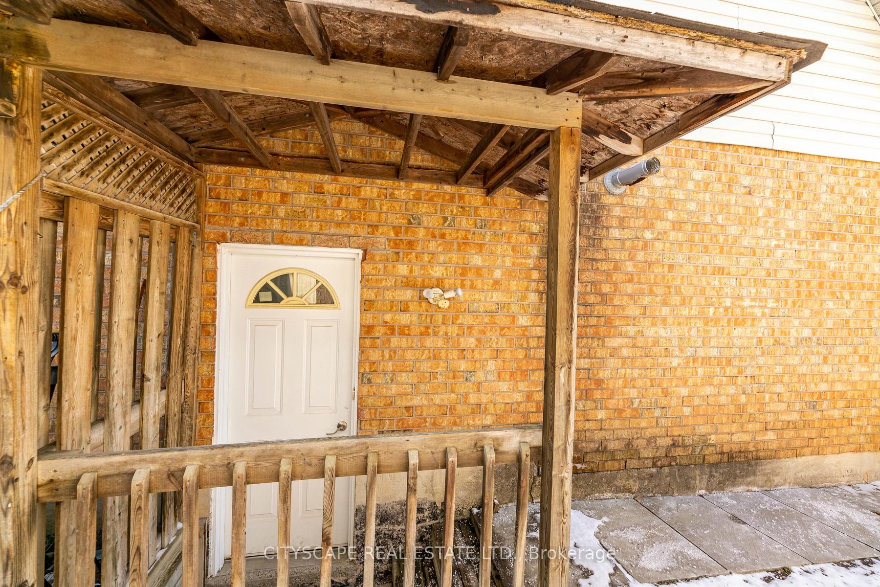 Photo 4 of 28 Furrows End, Brampton, Heart Lake West — HOMEH