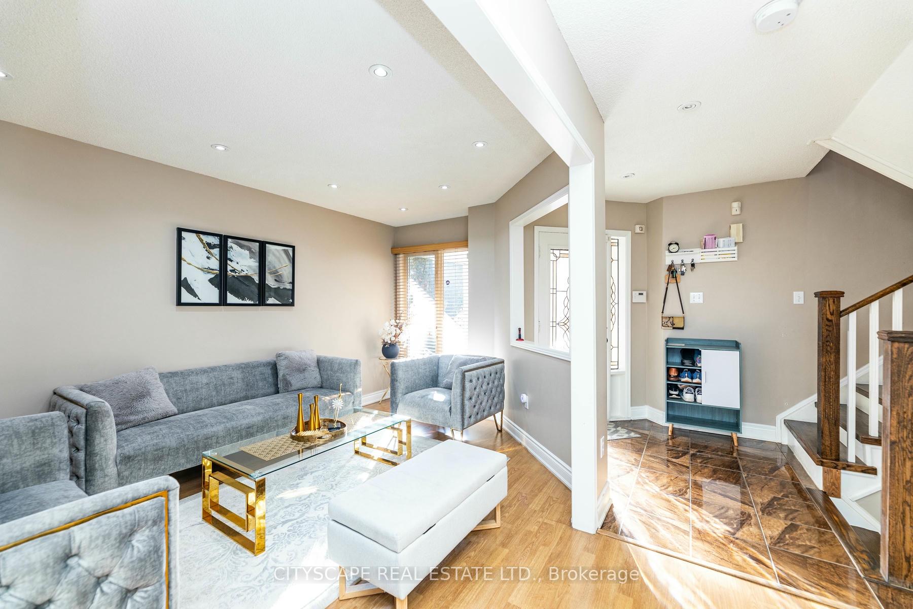 Photo 9 of 28 Furrows End, Brampton, Heart Lake West — HOMEH