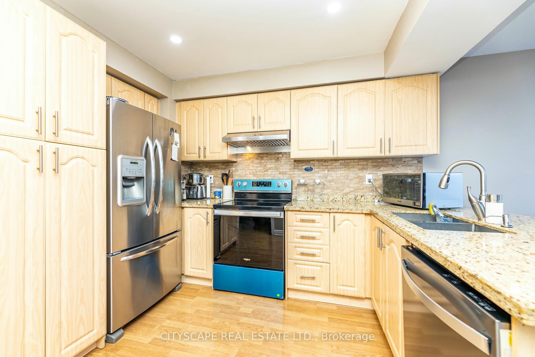 Photo 15 of 28 Furrows End, Brampton, Heart Lake West — HOMEH