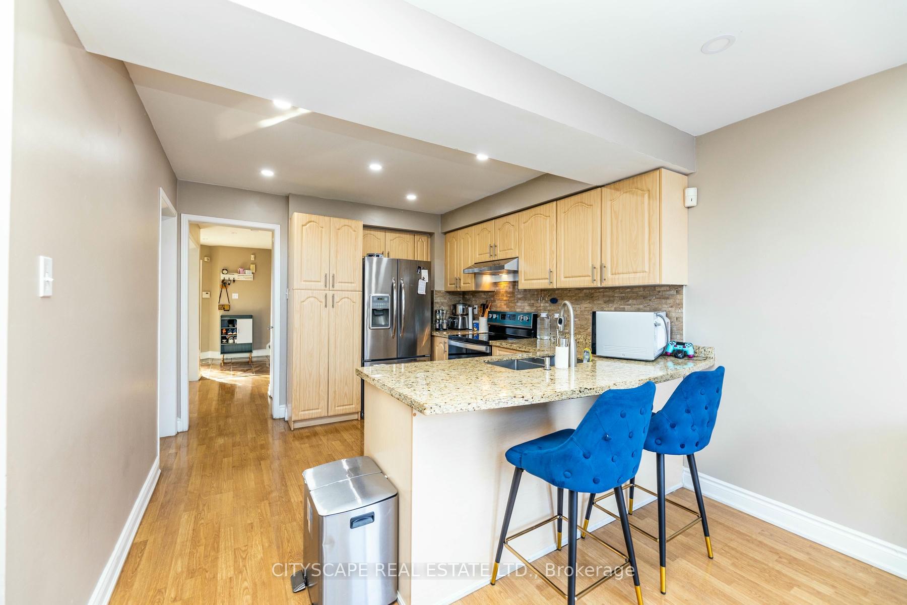 Photo 16 of 28 Furrows End, Brampton, Heart Lake West — HOMEH