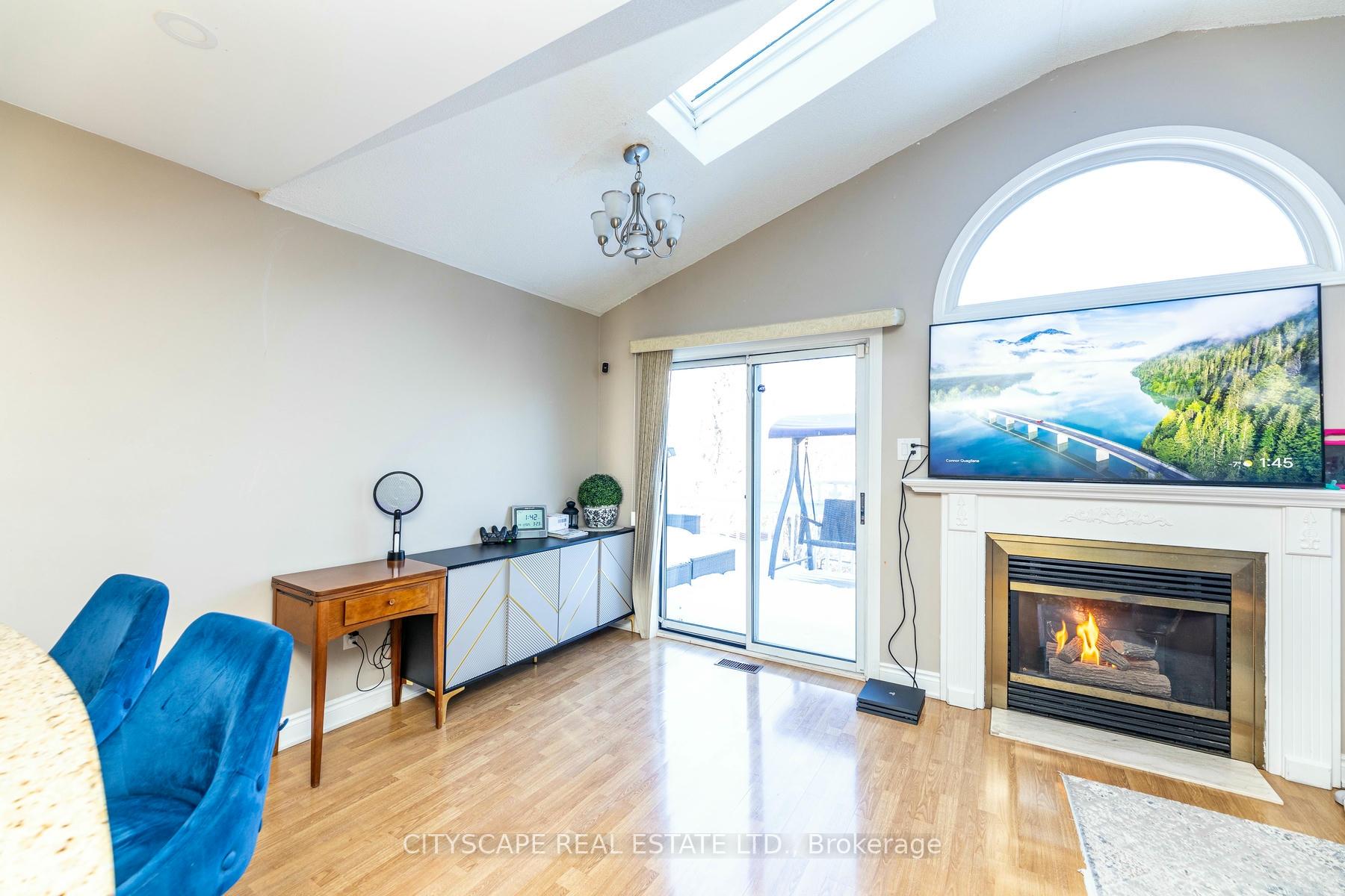 Photo 17 of 28 Furrows End, Brampton, Heart Lake West — HOMEH