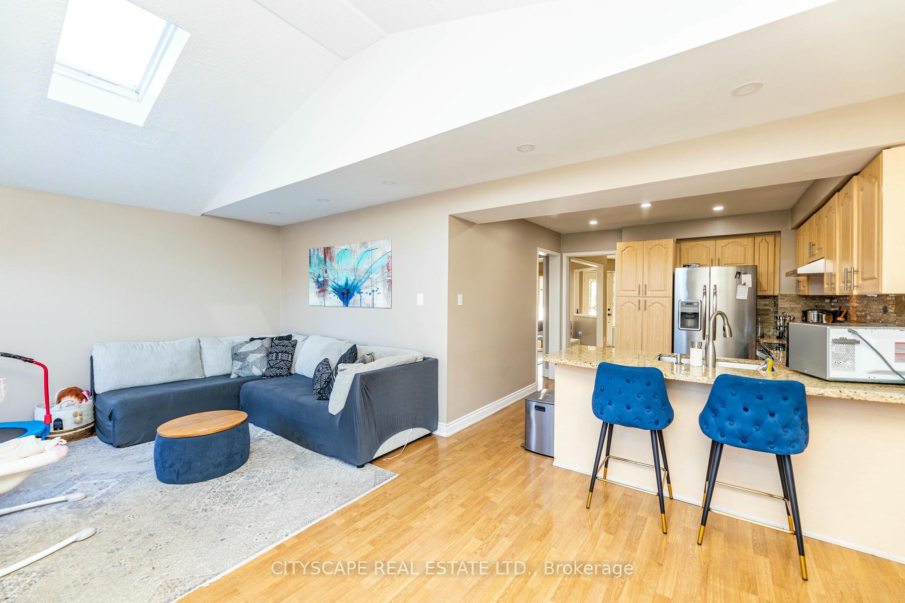 Photo 19 of 28 Furrows End, Brampton, Heart Lake West — HOMEH