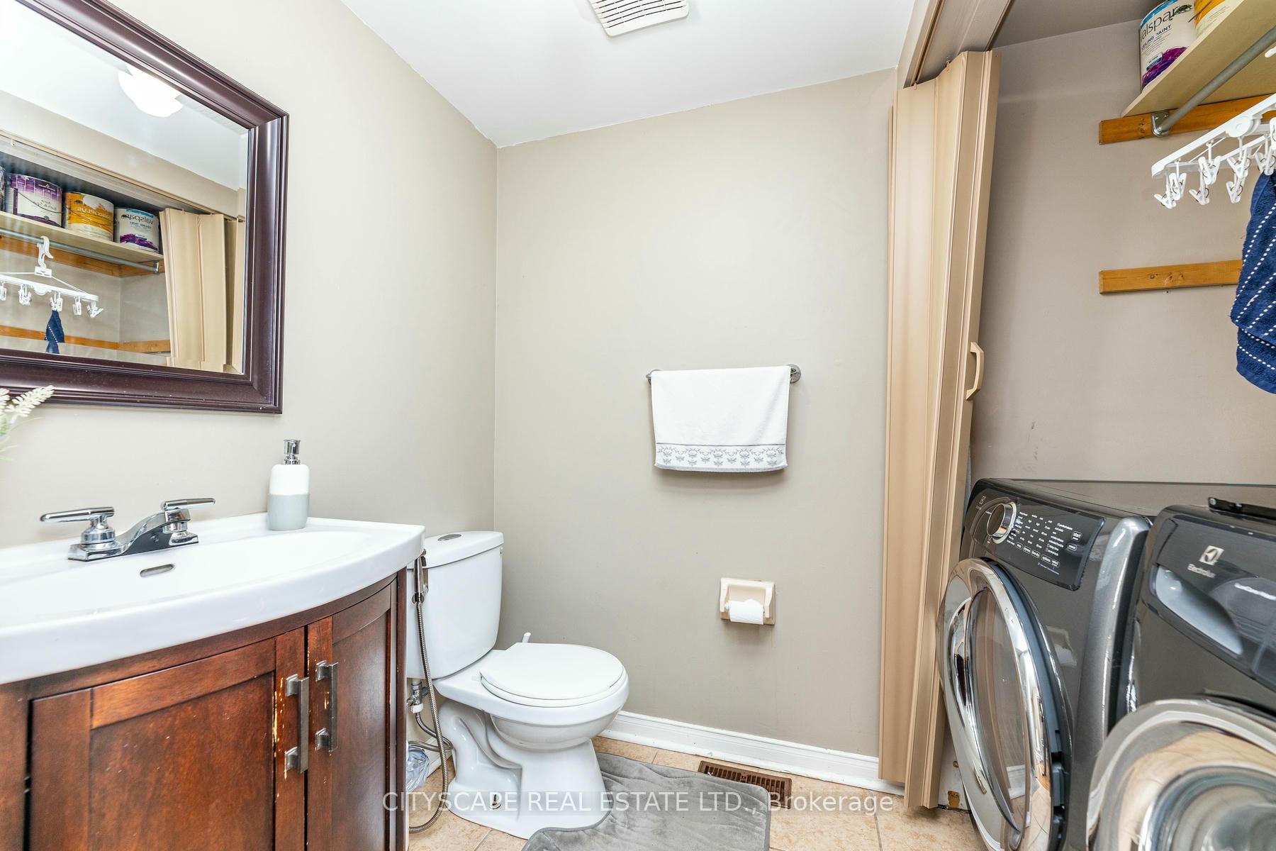 Photo 23 of 28 Furrows End, Brampton, Heart Lake West — HOMEH