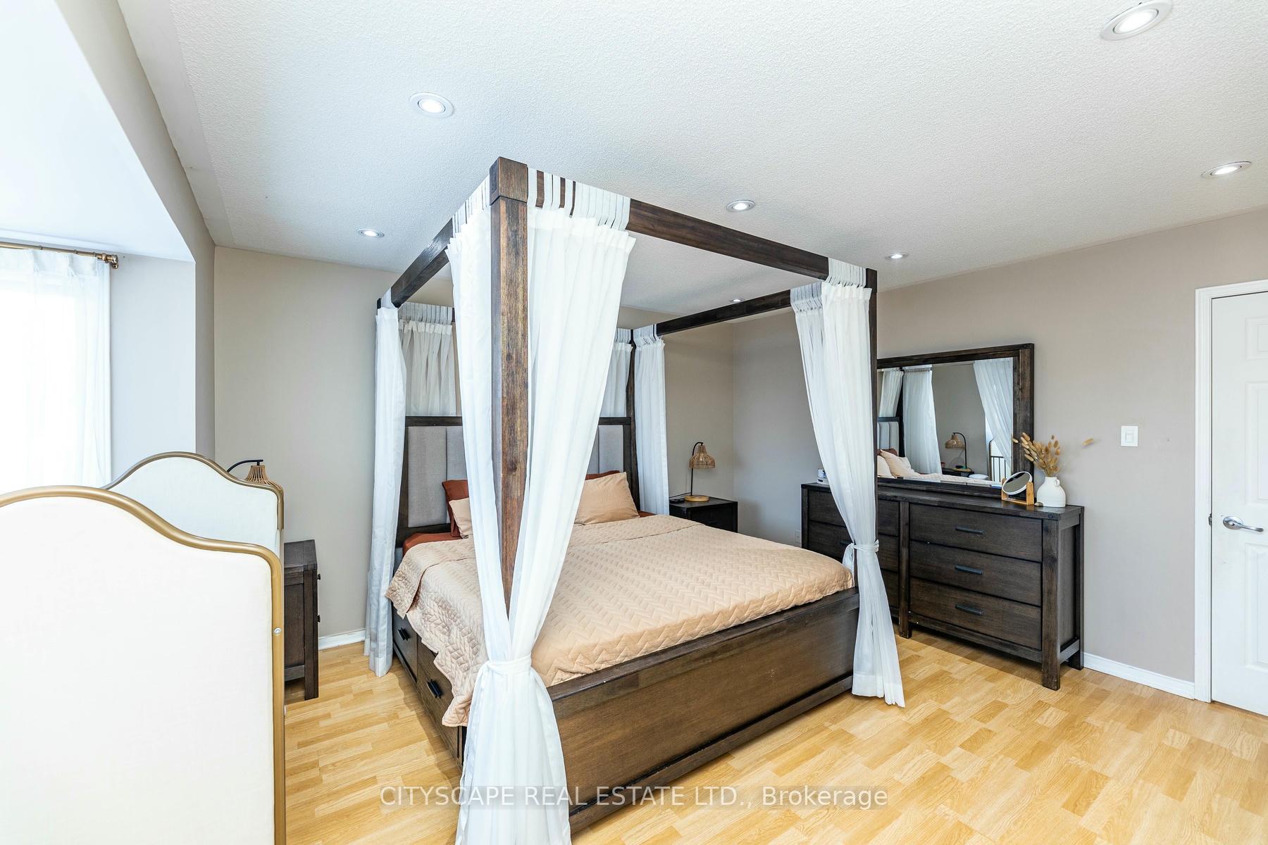 Photo 29 of 28 Furrows End, Brampton, Heart Lake West — HOMEH