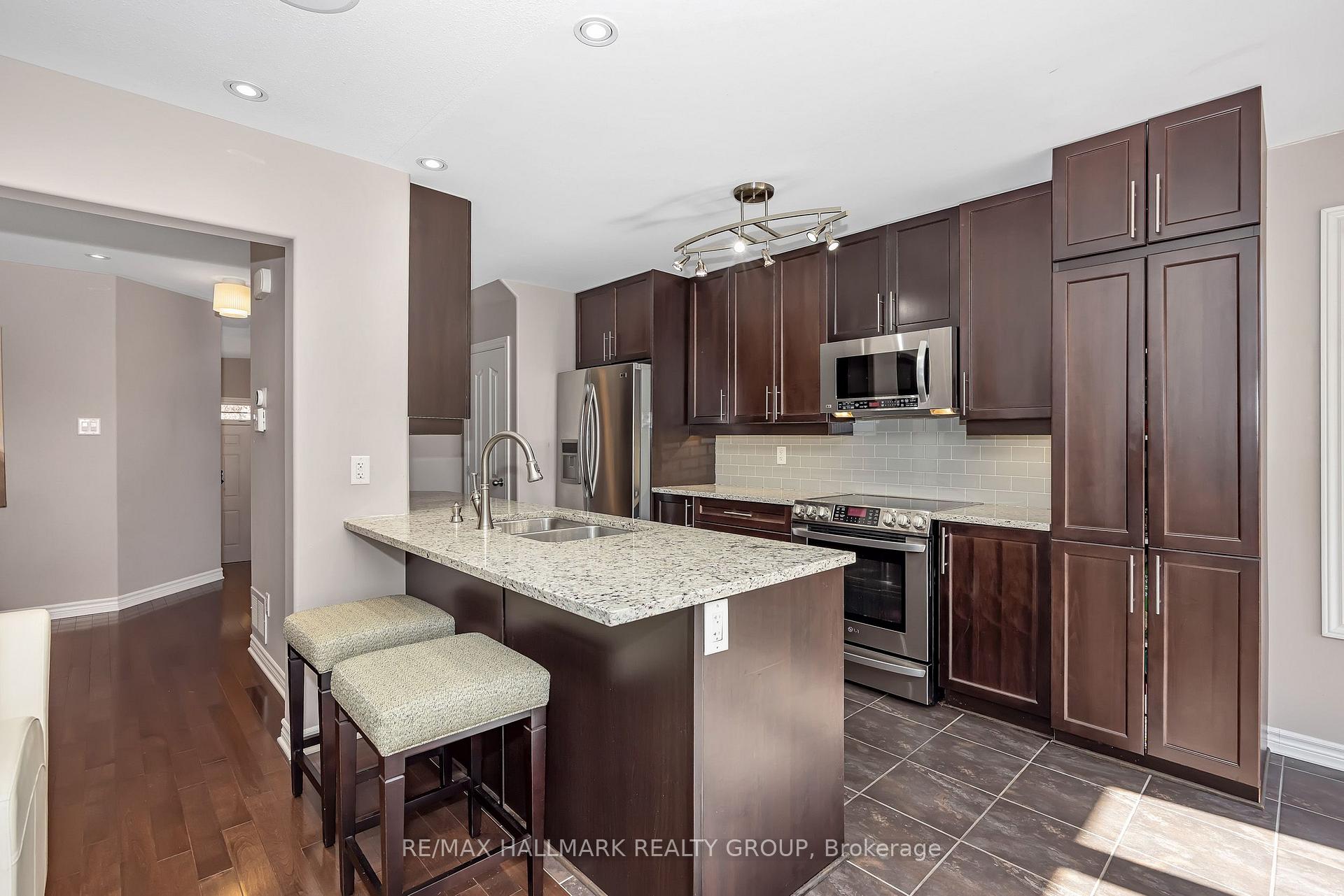 Photo 7 of 1830 Arrowgrass Way, Ottawa, Notting Hill/Summerside — HOMEH